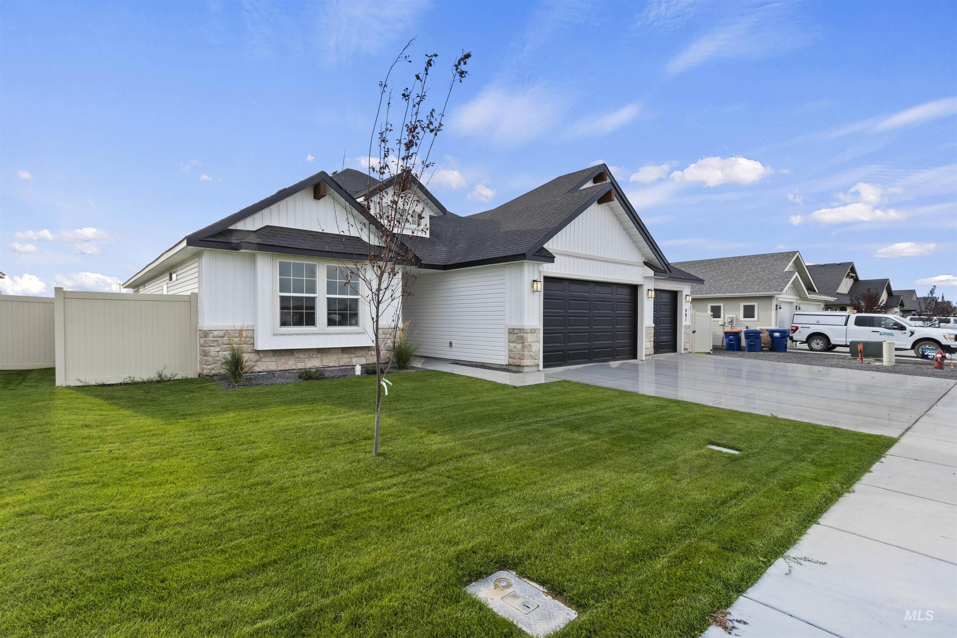 981 Kenbrook Loop Property Photo 2