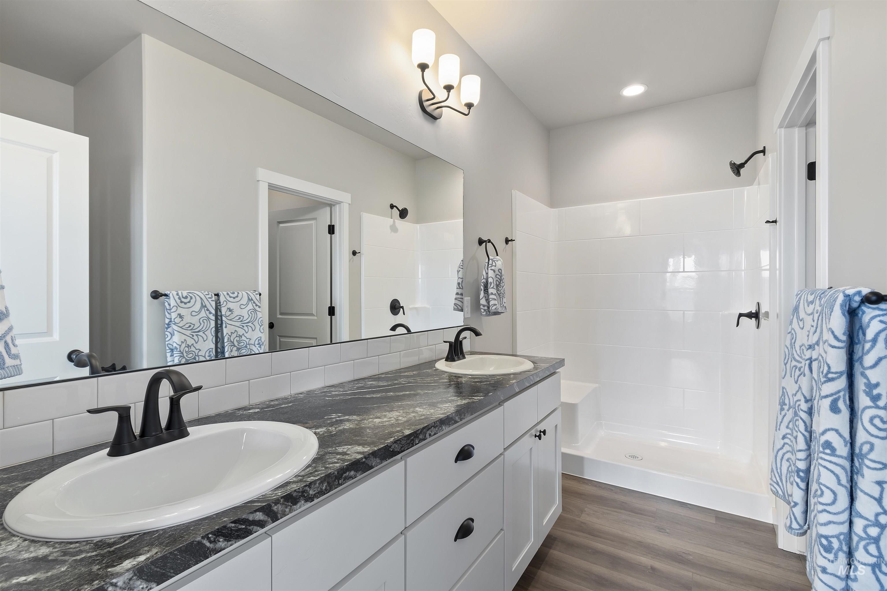 981 Kenbrook Loop Property Photo 17