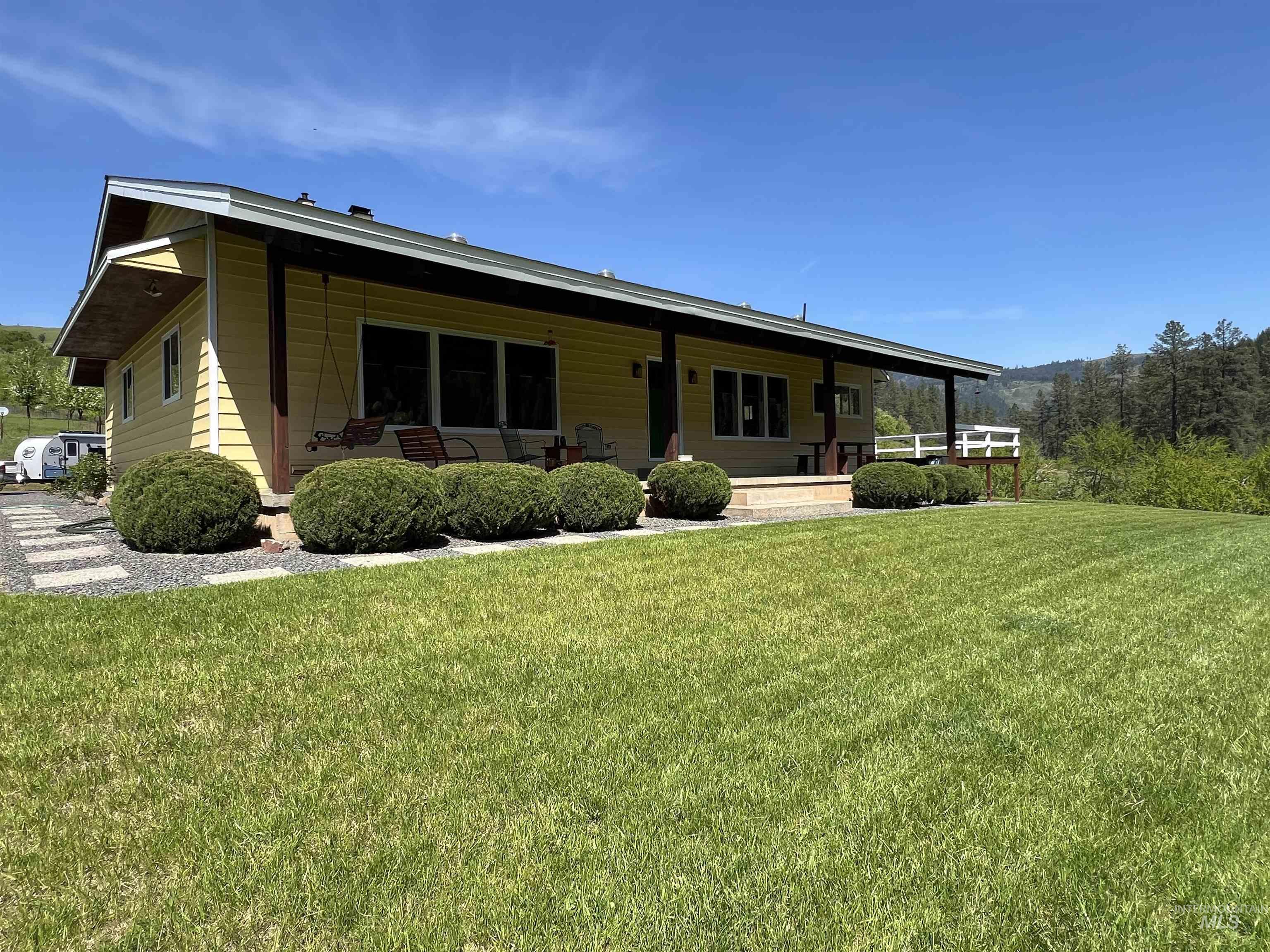 6467 Highway 12 Property Photo 1