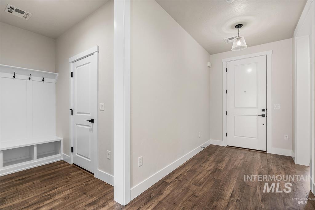 5672 N Chestnut Hill Way Property Photo 2