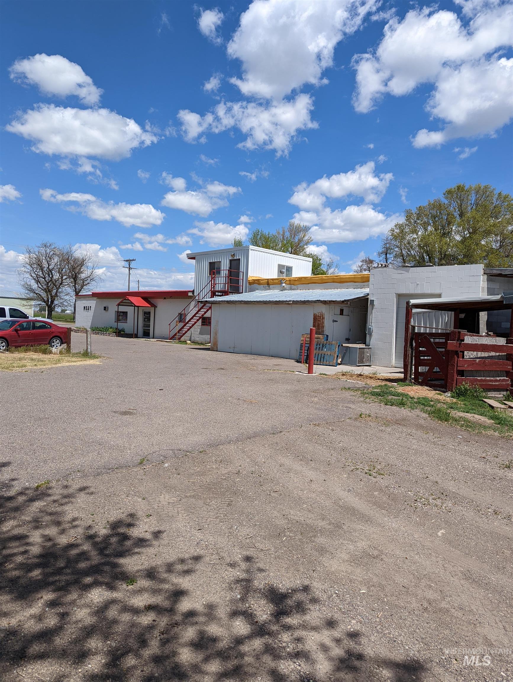108 E Baseline Rd Property Photo 2