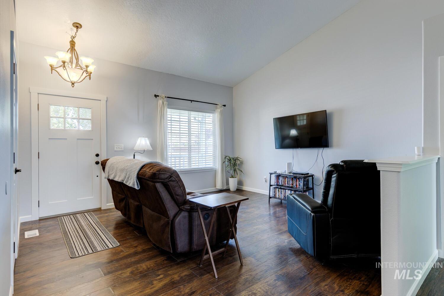 1405 W Meffan Ave Property Photo 6