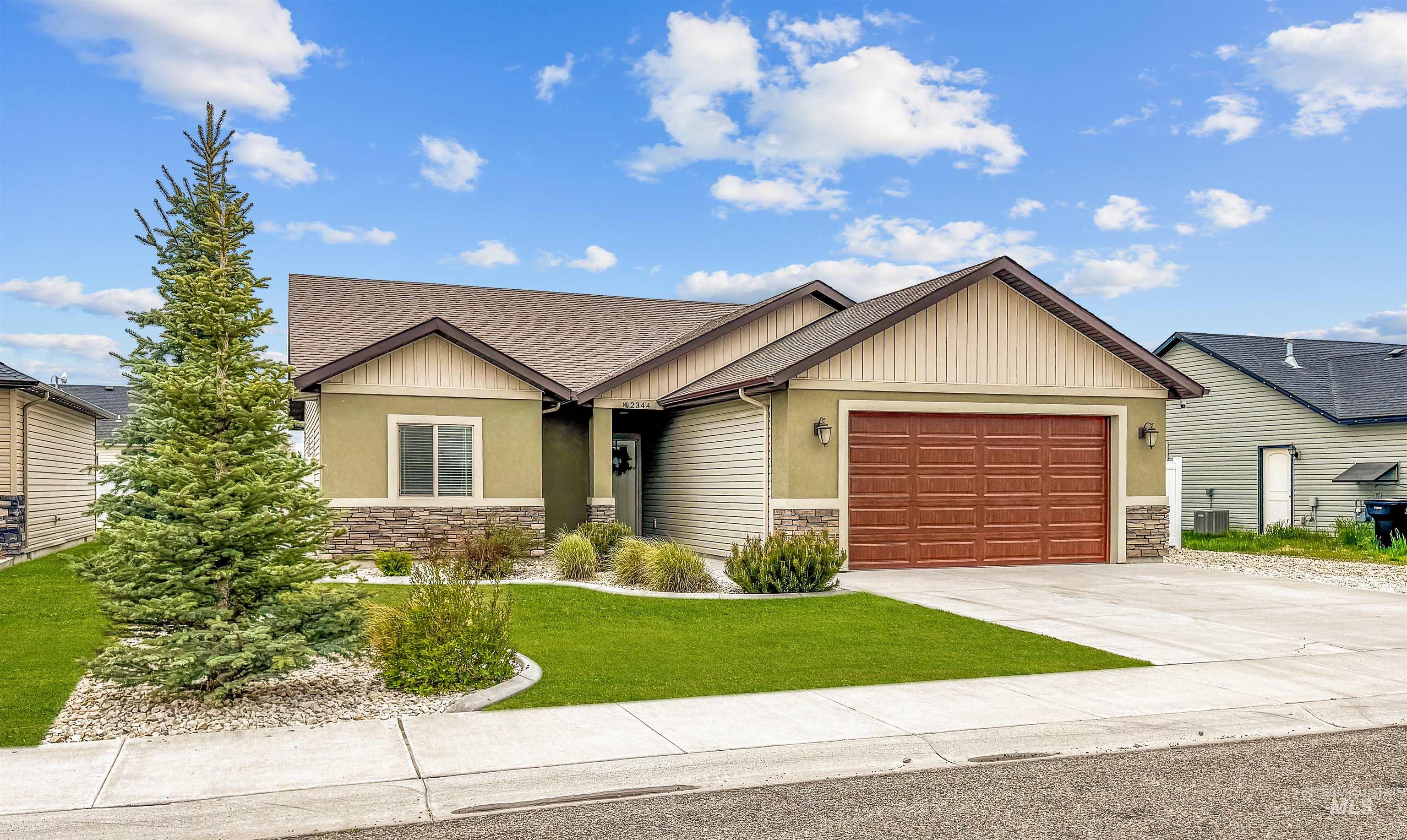 2344 Yellowstone Trail Property Photo 2