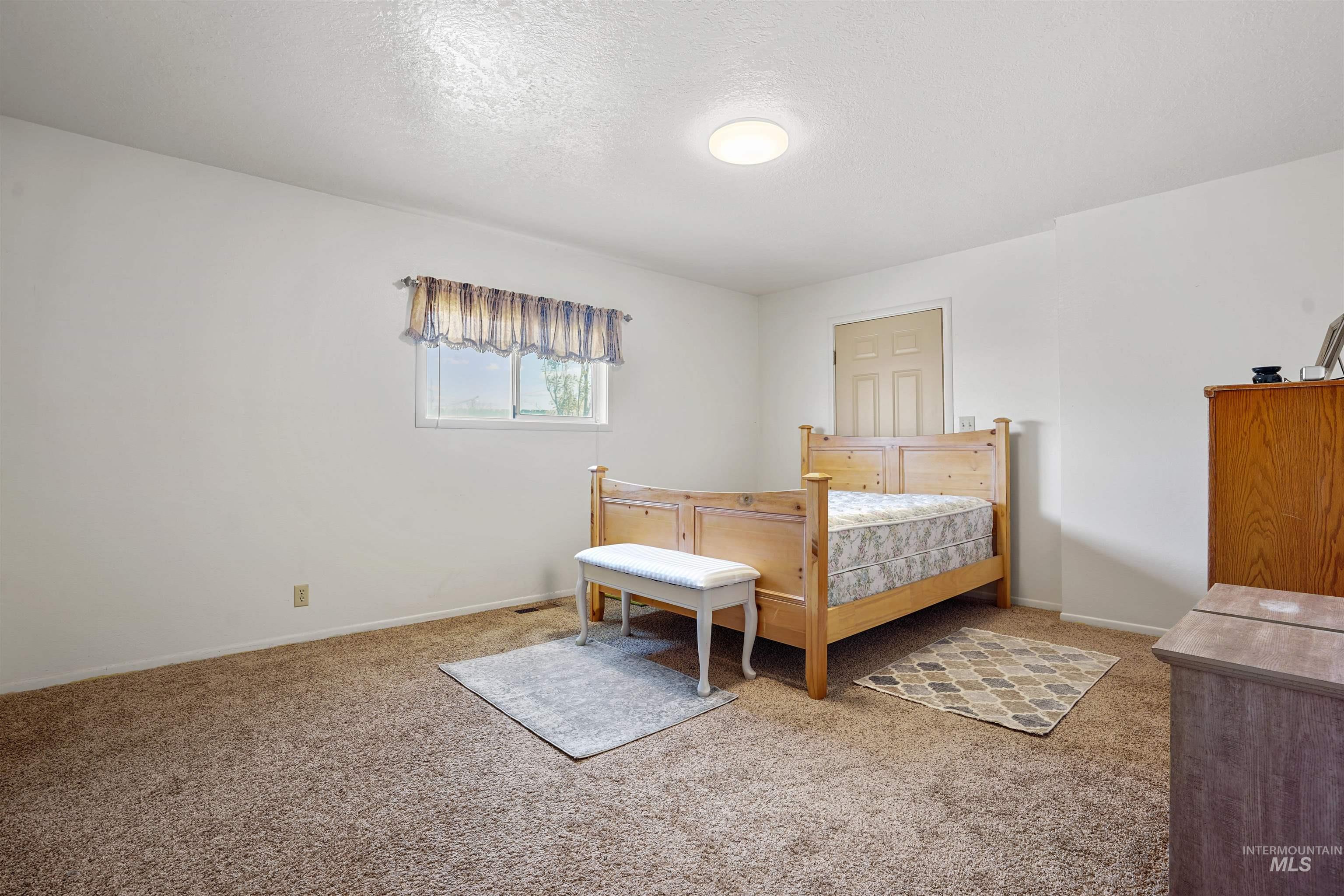 250 Huddleston Road Property Photo 10