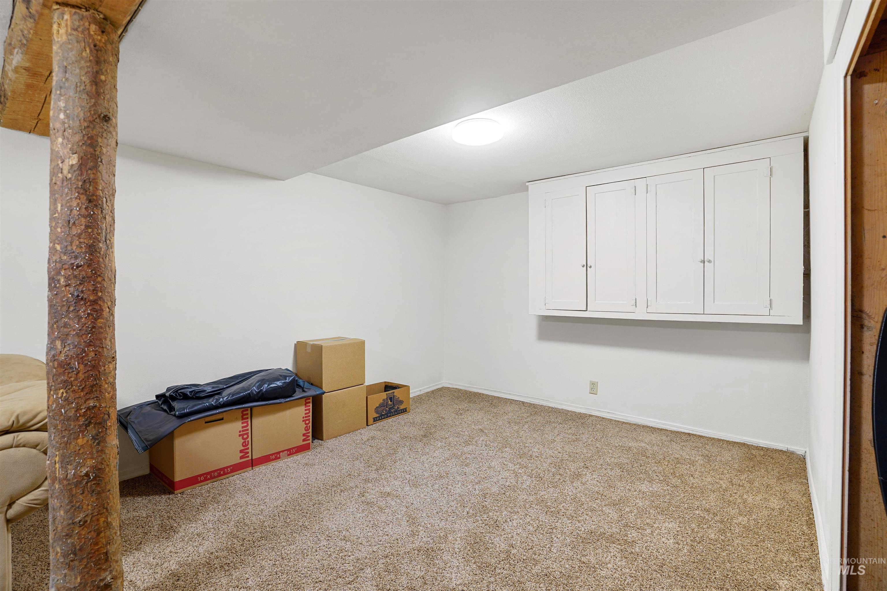 250 Huddleston Road Property Photo 16
