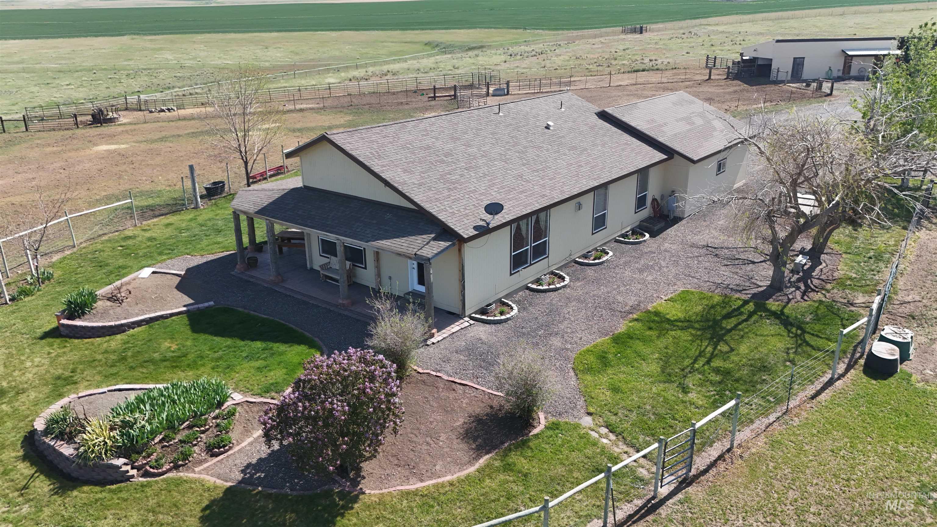 19397 Cloverland Property Photo