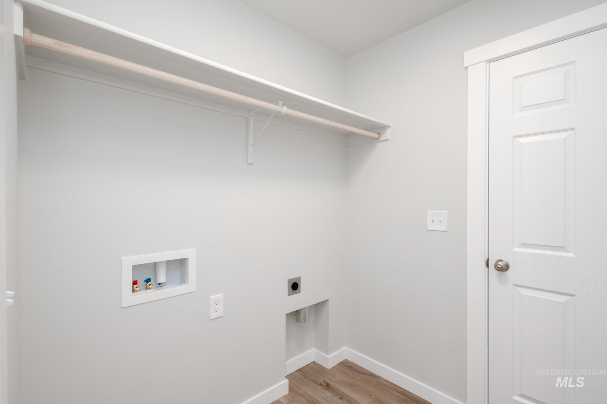 2064 N Thunderbolt St Property Photo 15