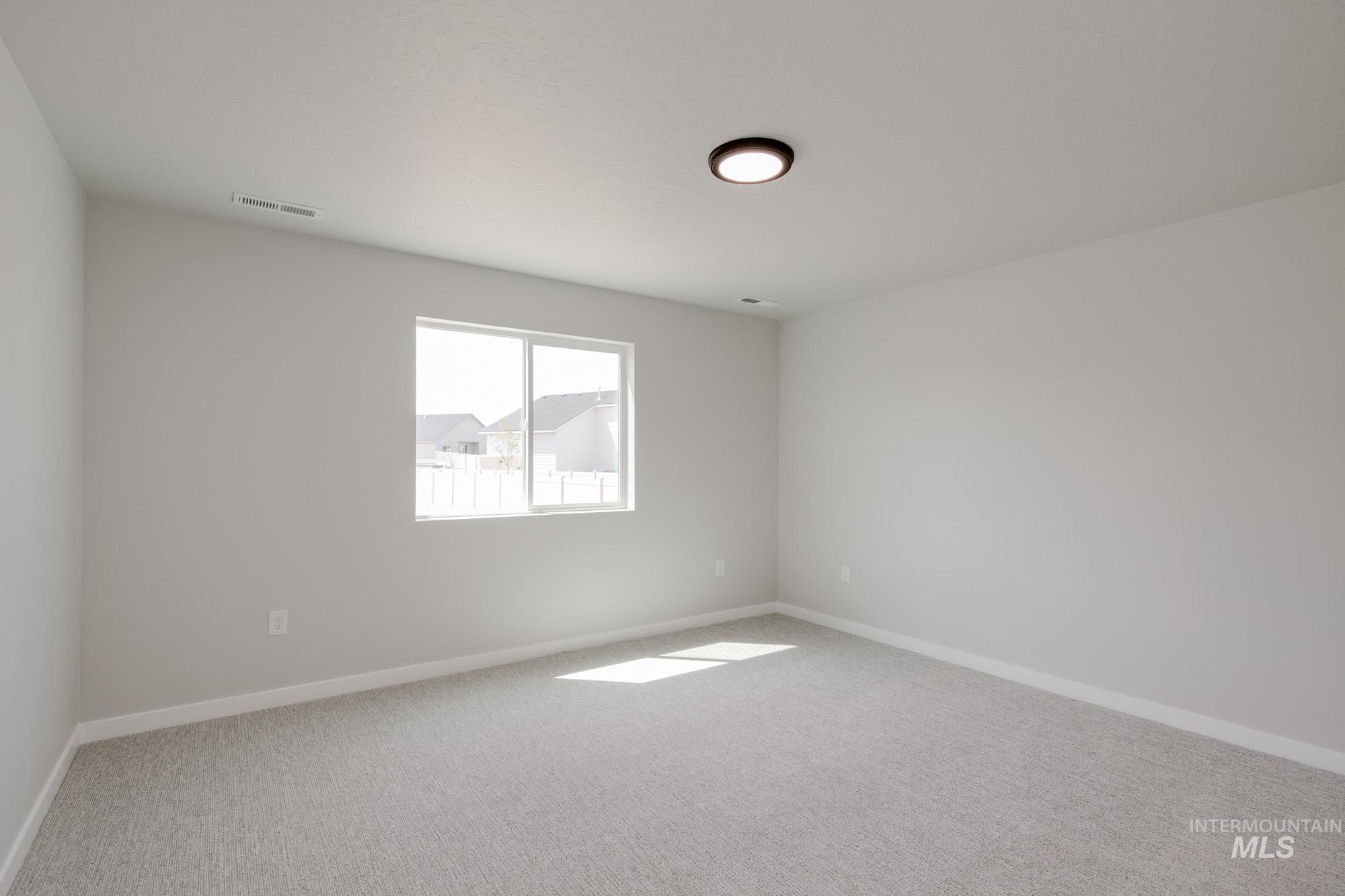 2064 N Thunderbolt St Property Photo 17
