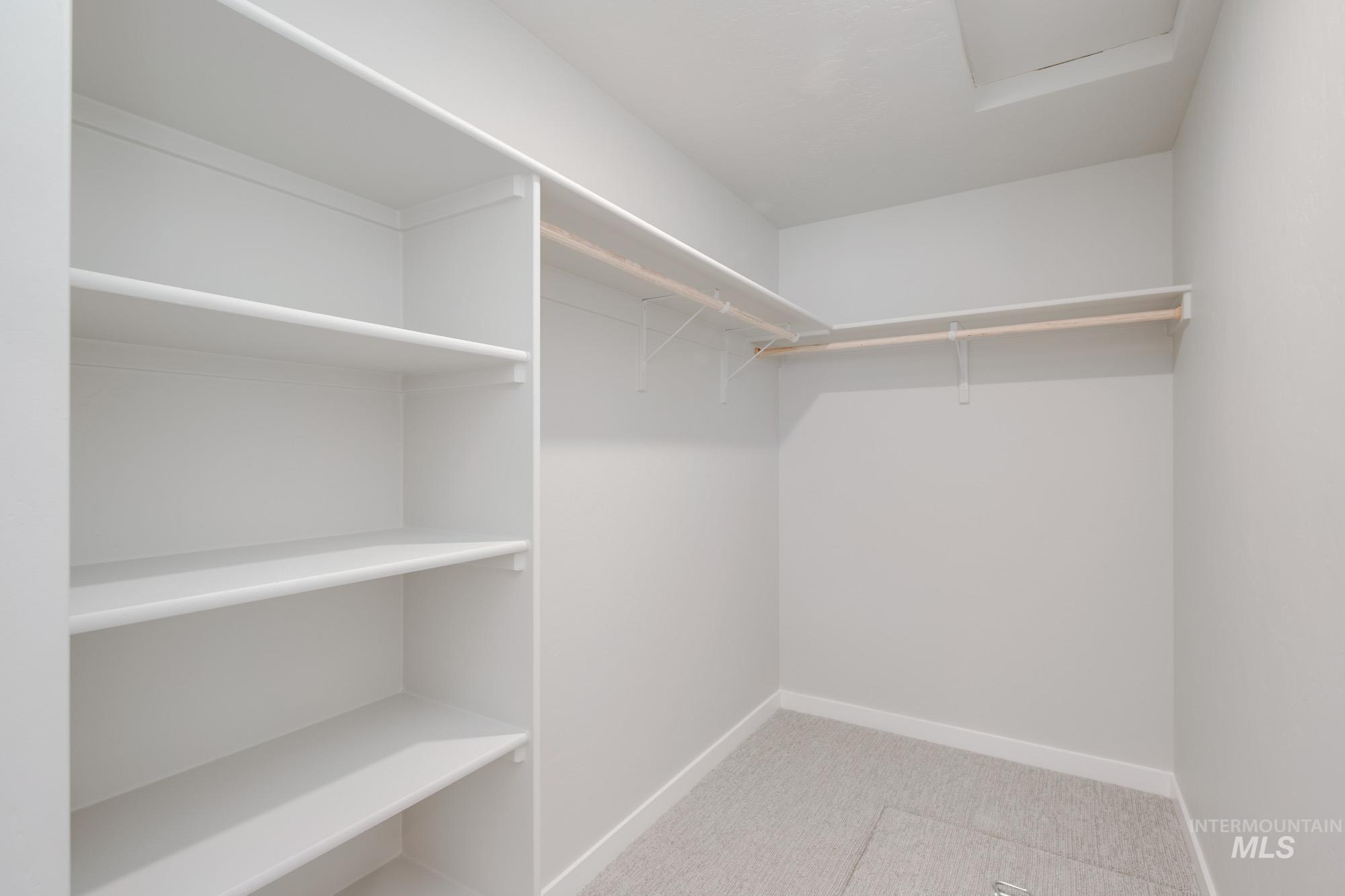 2064 N Thunderbolt St Property Photo 19