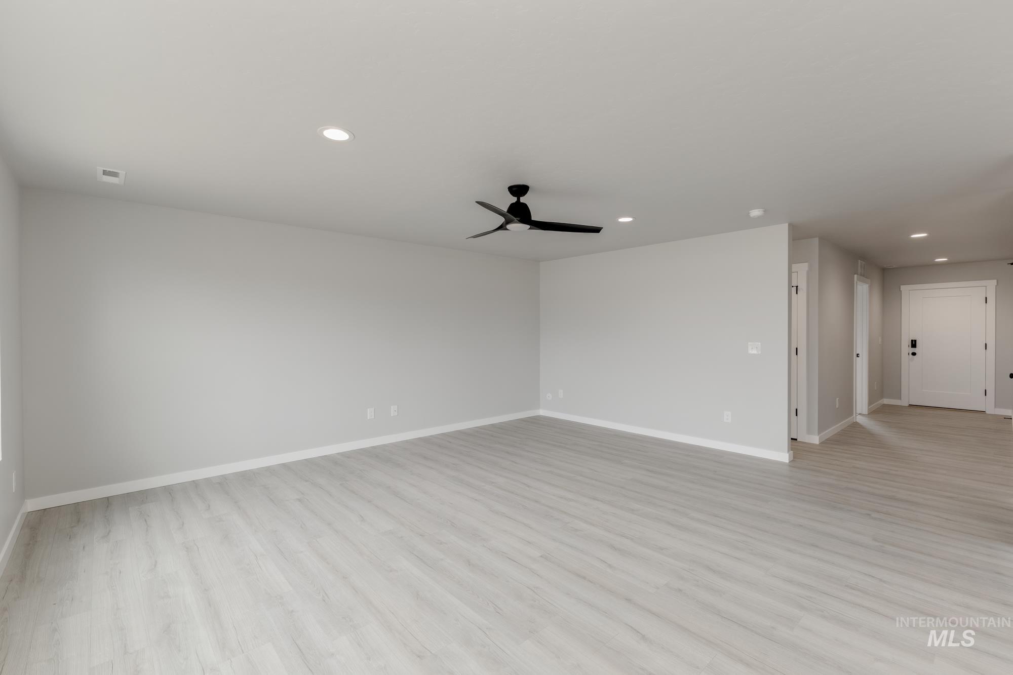 2226 N Carly Ave Property Photo 10