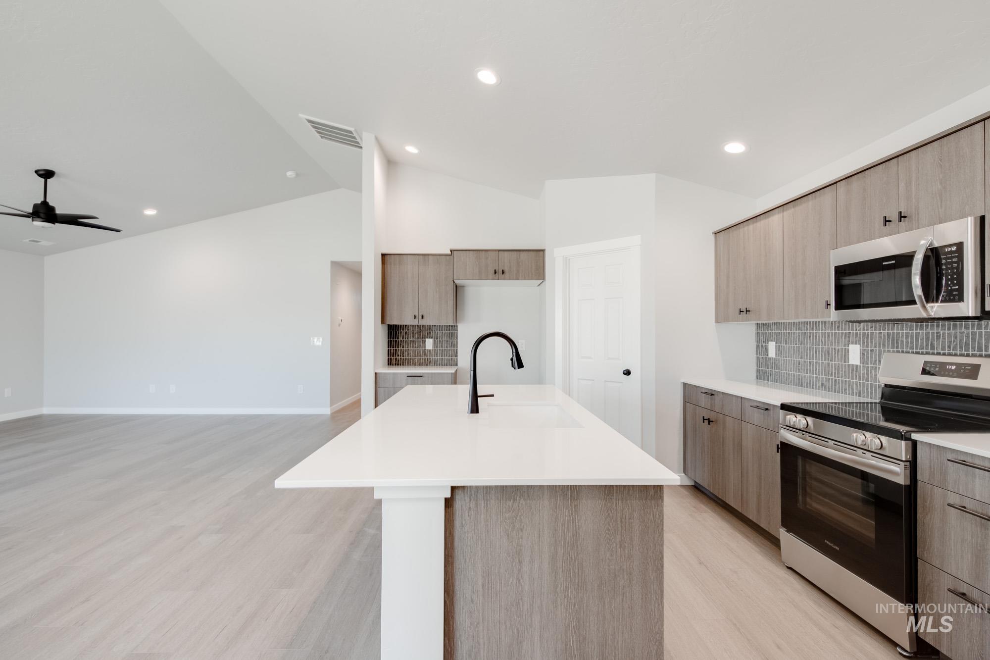 11129 Canvas St Property Photo 4