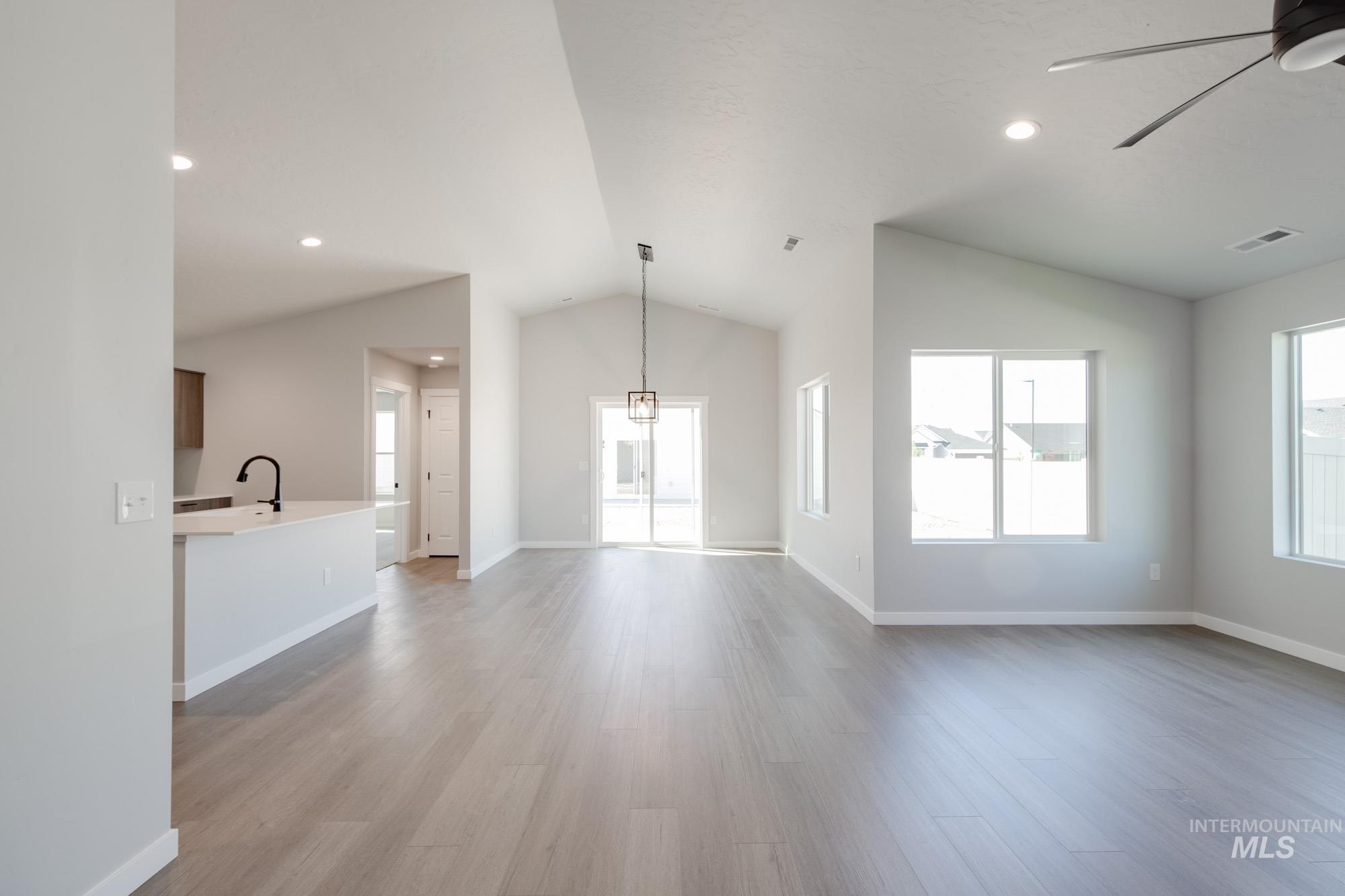 11129 Canvas St Property Photo 9