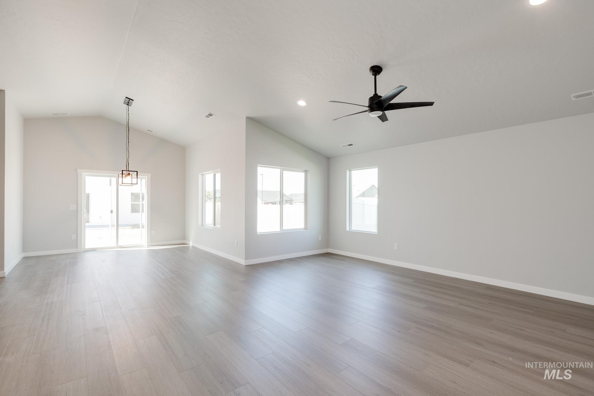 11129 Canvas St Property Photo 10