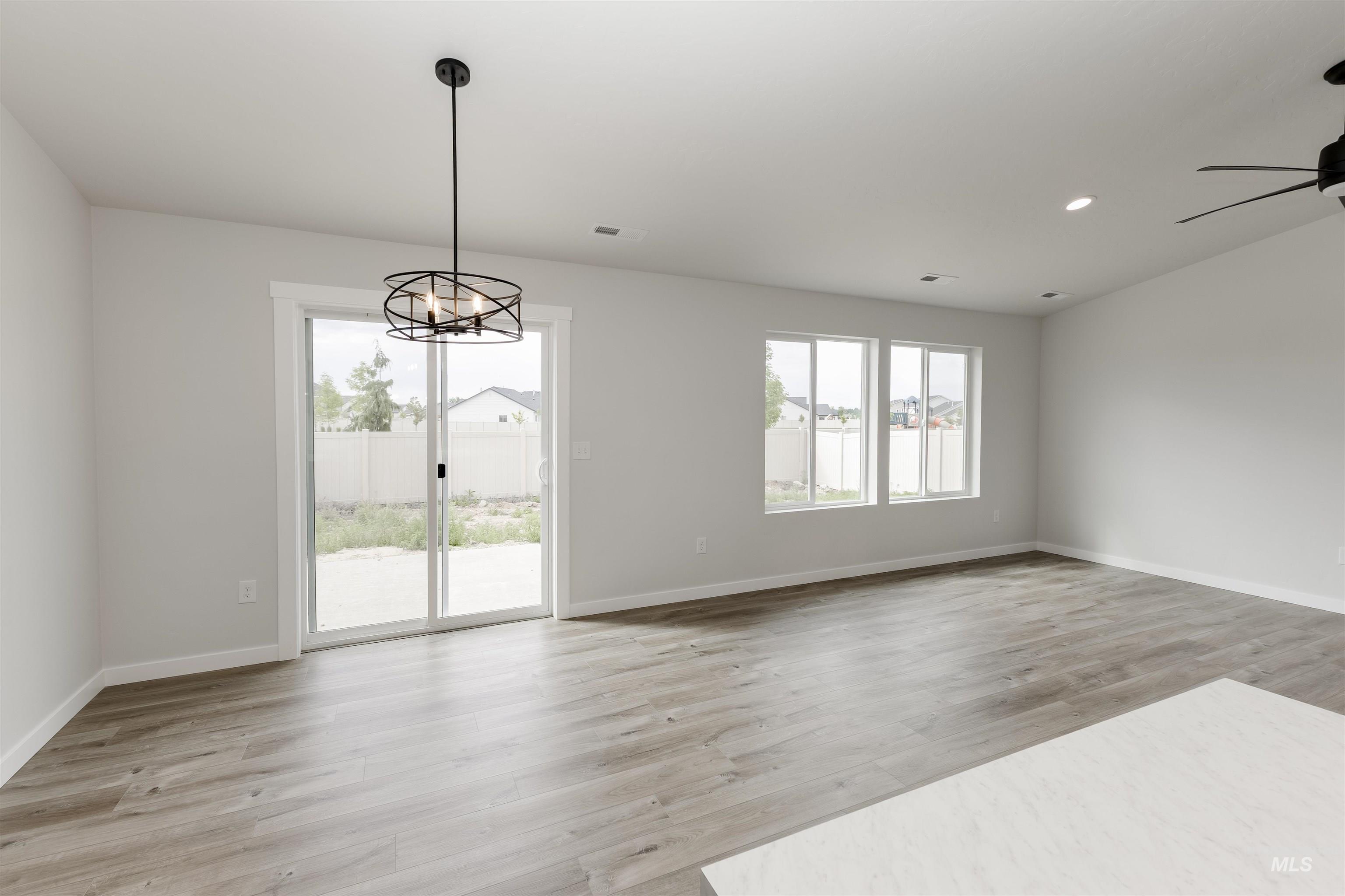 17586 N Window Peak Way Property Photo 7