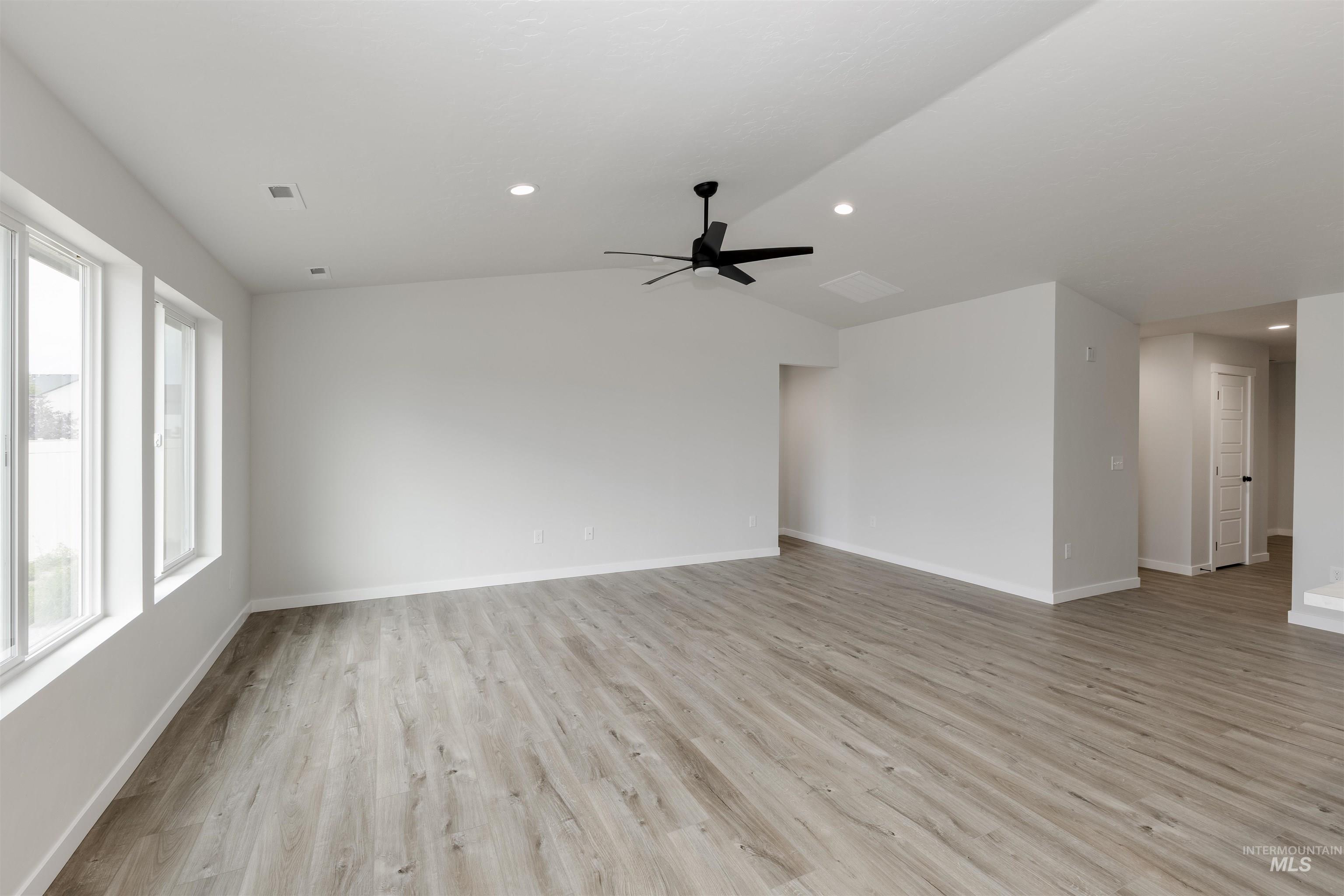 17586 N Window Peak Way Property Photo 10