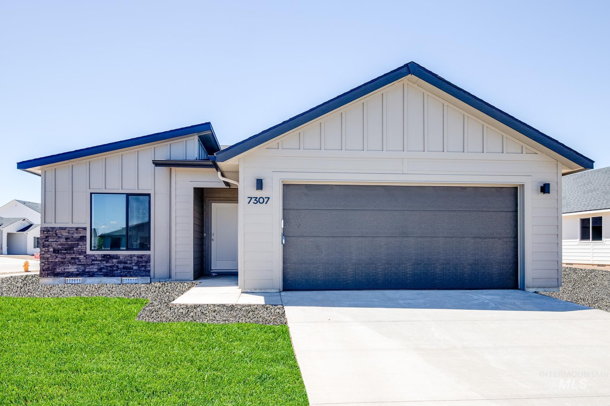 7307 E Marble Springs Dr Property Photo 1