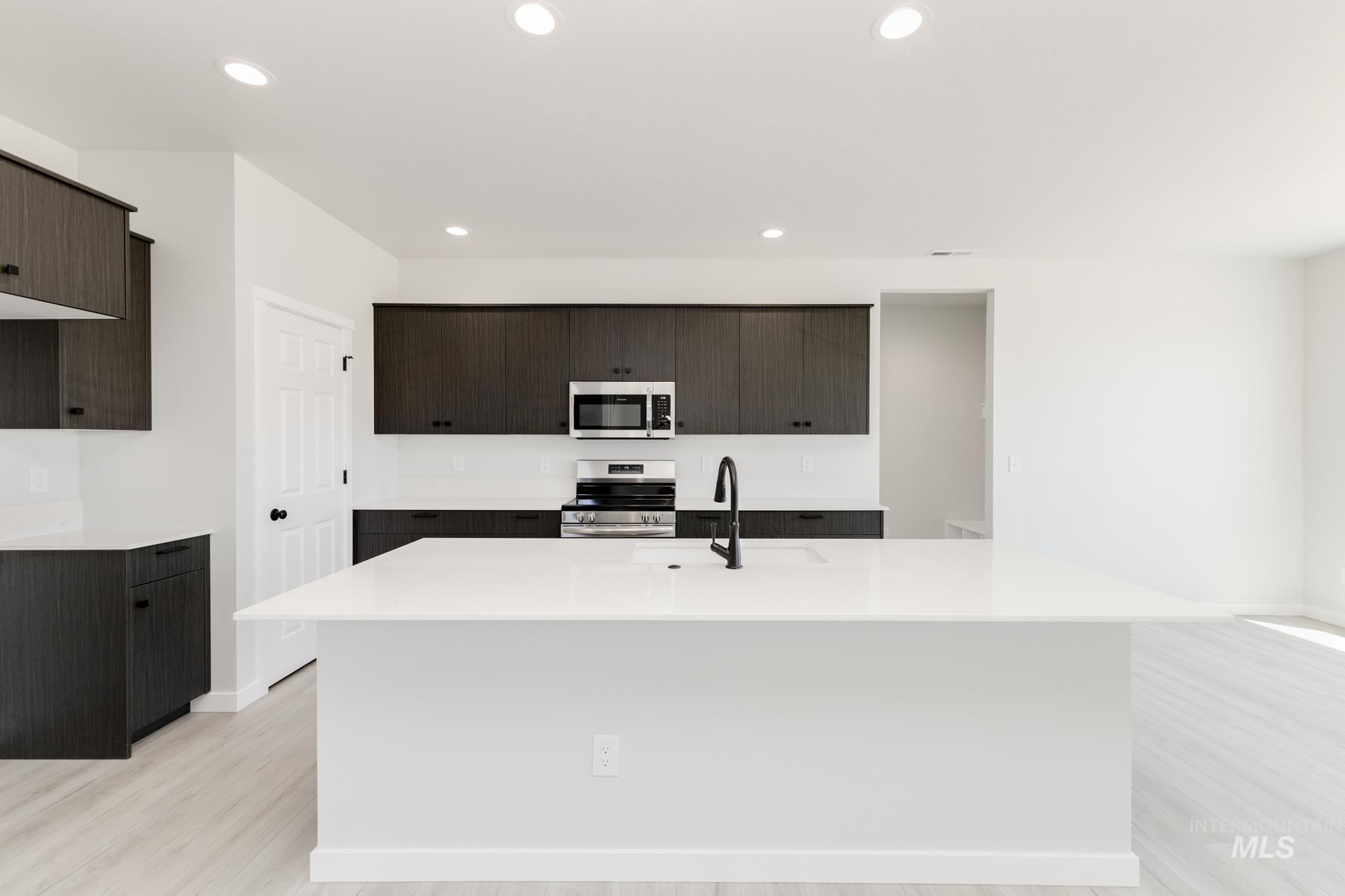 17418 N Coral Springs Way Property Photo 3