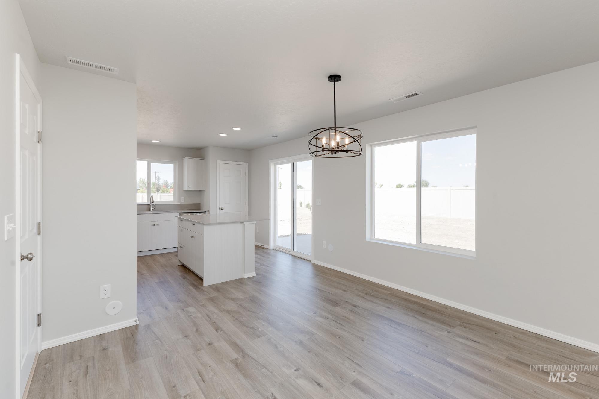 5209 Malachite St Property Photo 6