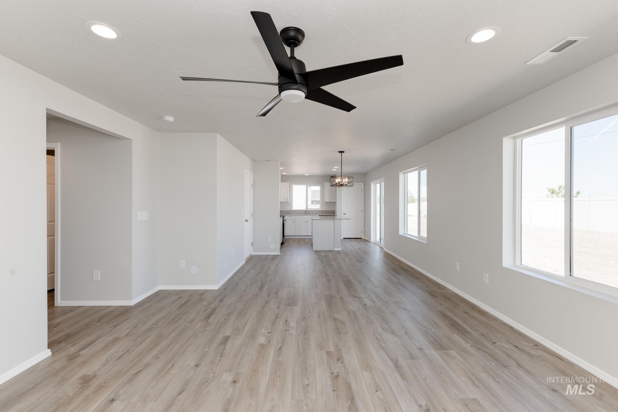 5209 Malachite St Property Photo 7