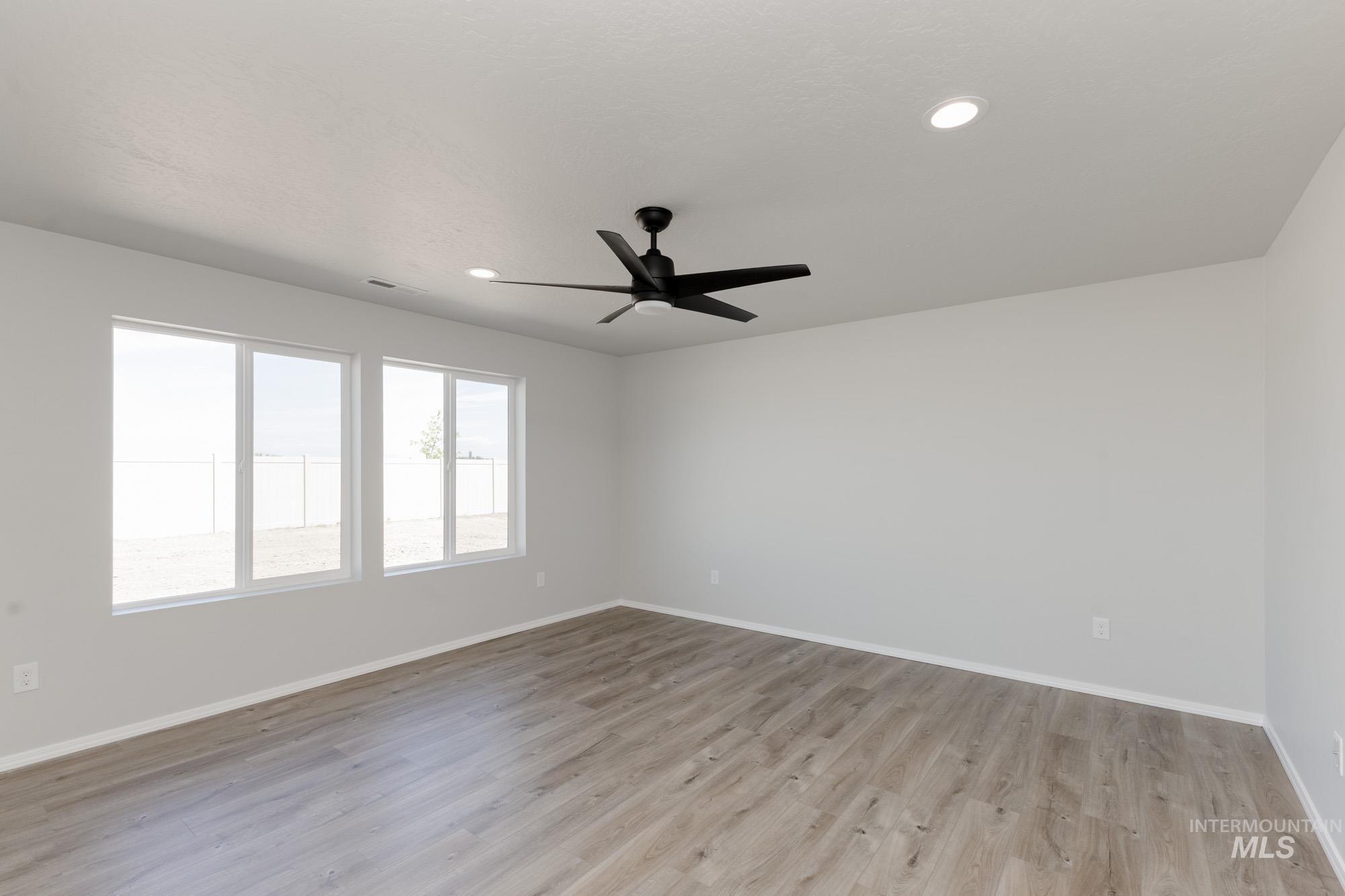 5209 Malachite St Property Photo 8