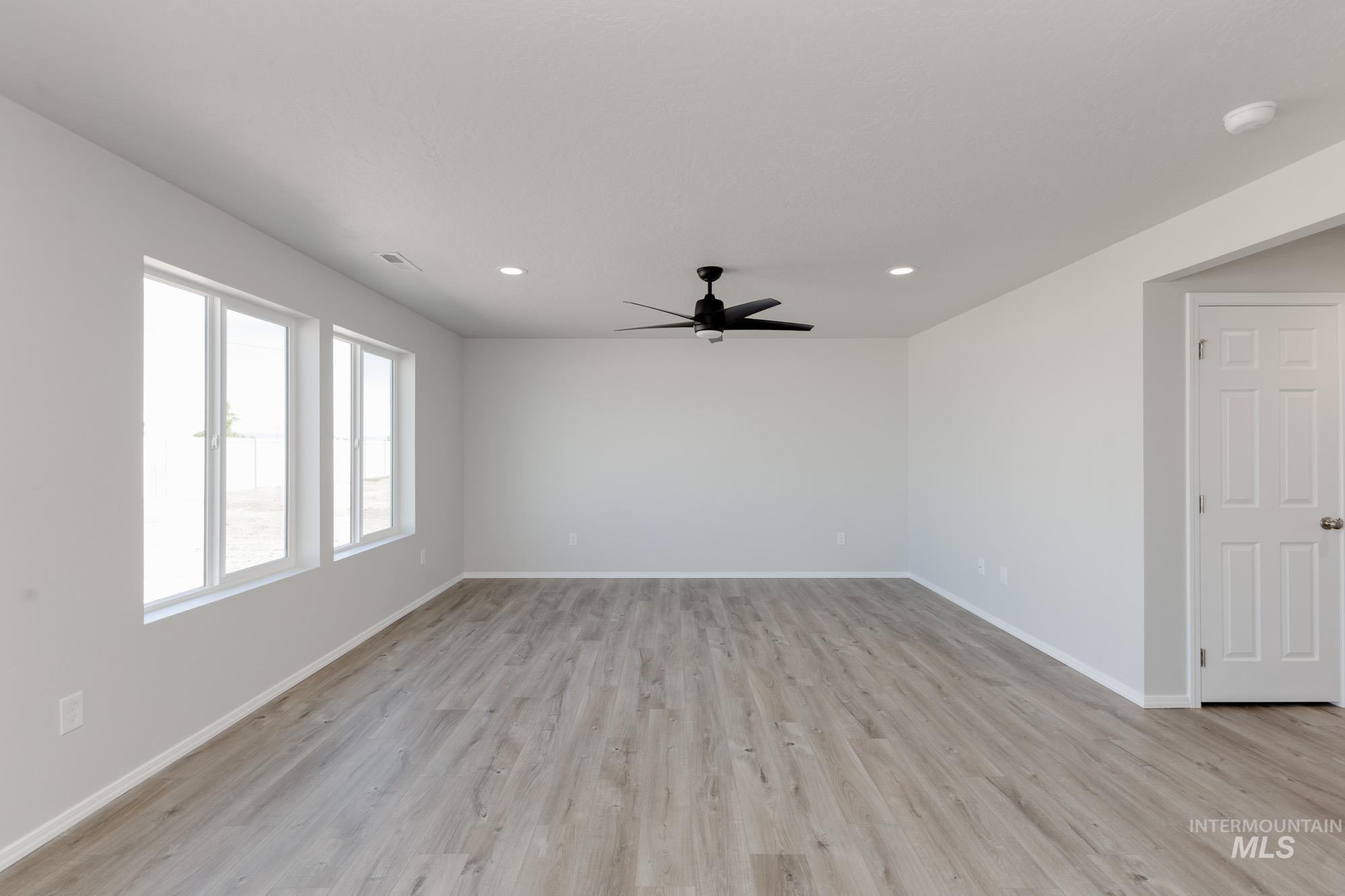 5209 Malachite St Property Photo 9