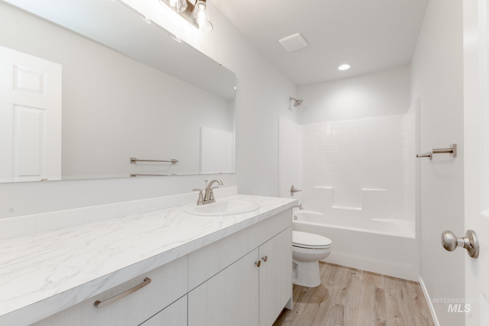 5209 Malachite St Property Photo 17