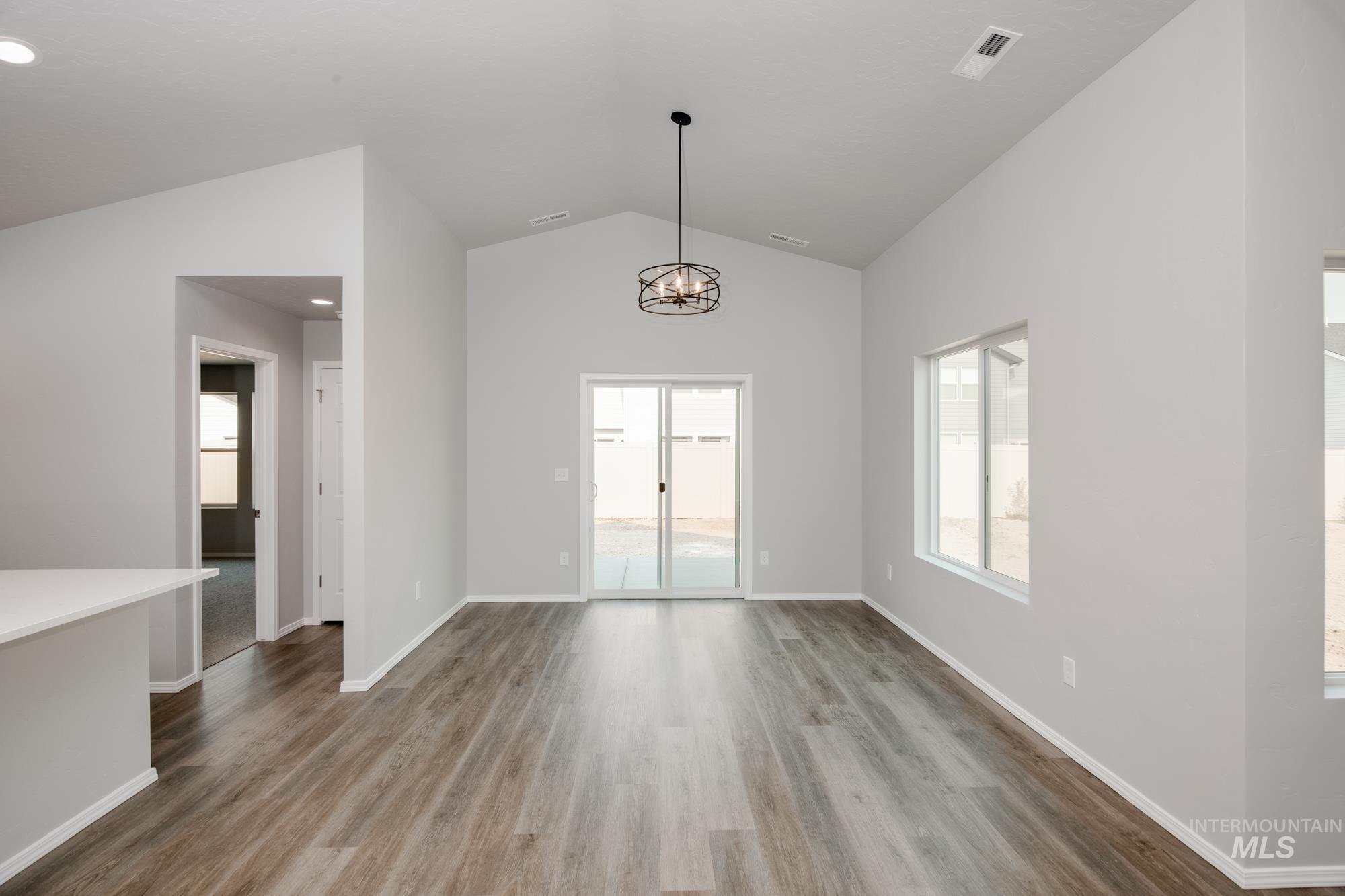 5213 Malachite St Property Photo 8