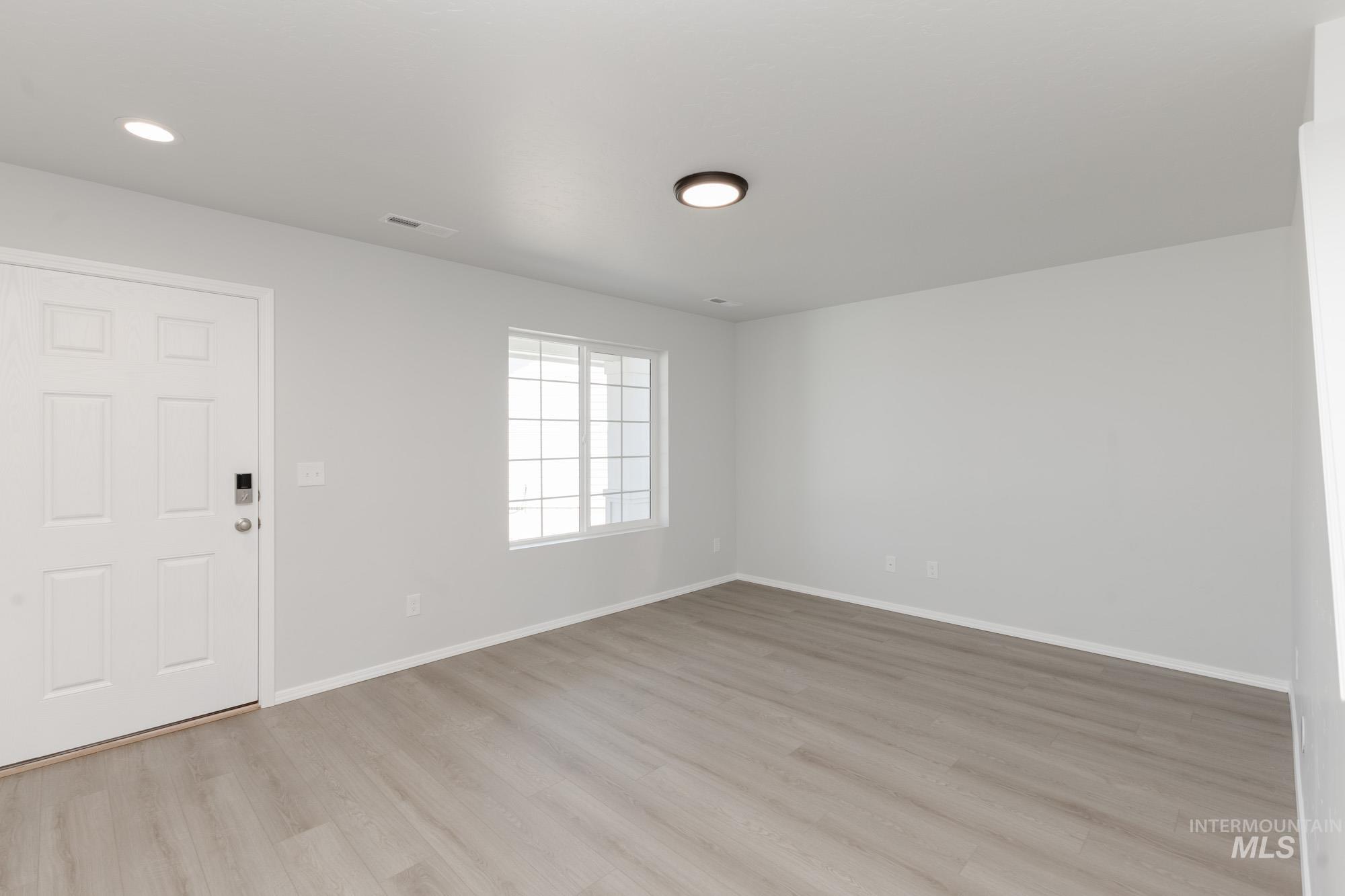 206 Marble Ave Property Photo 2