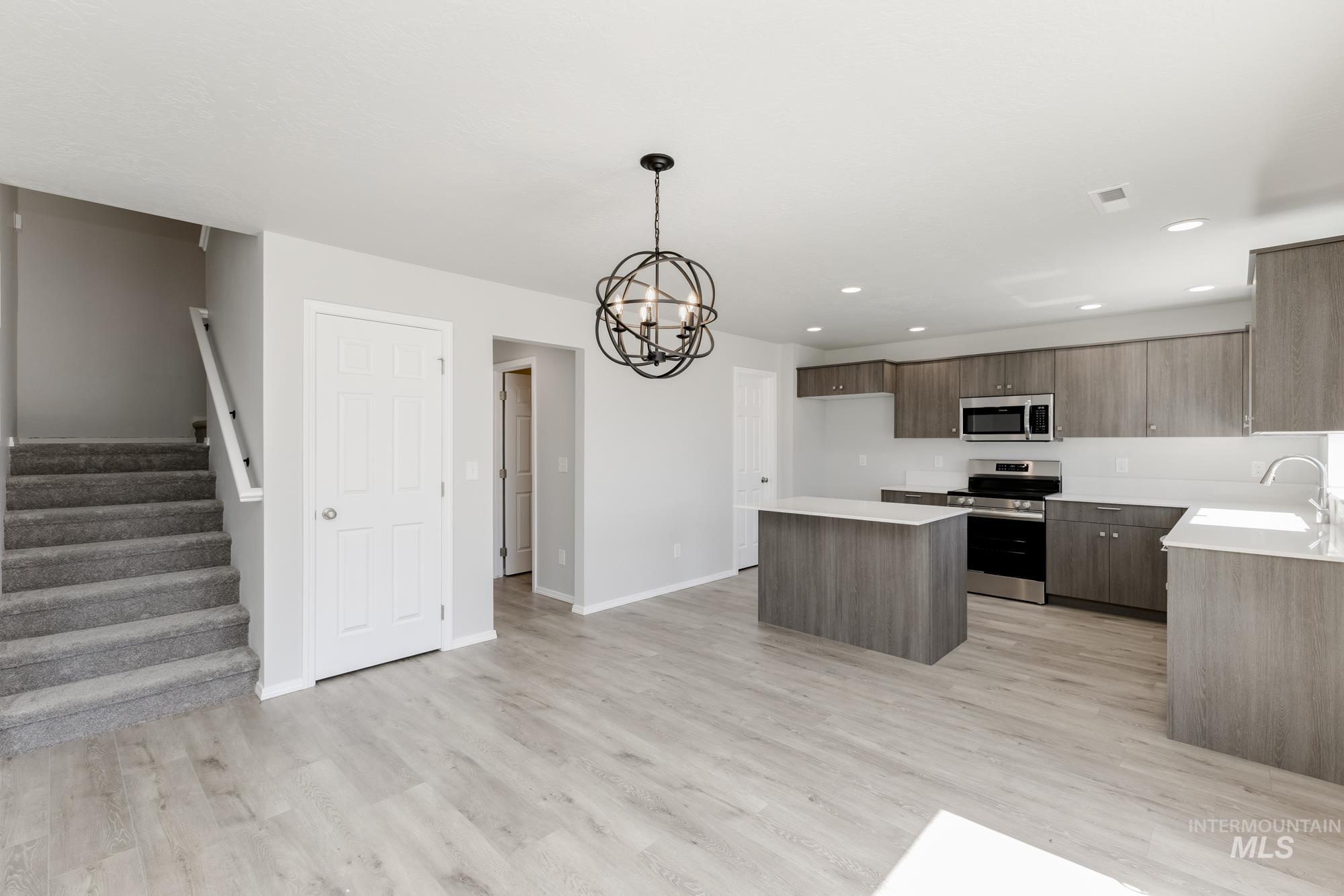 5008 Blue Silver St Property Photo 6