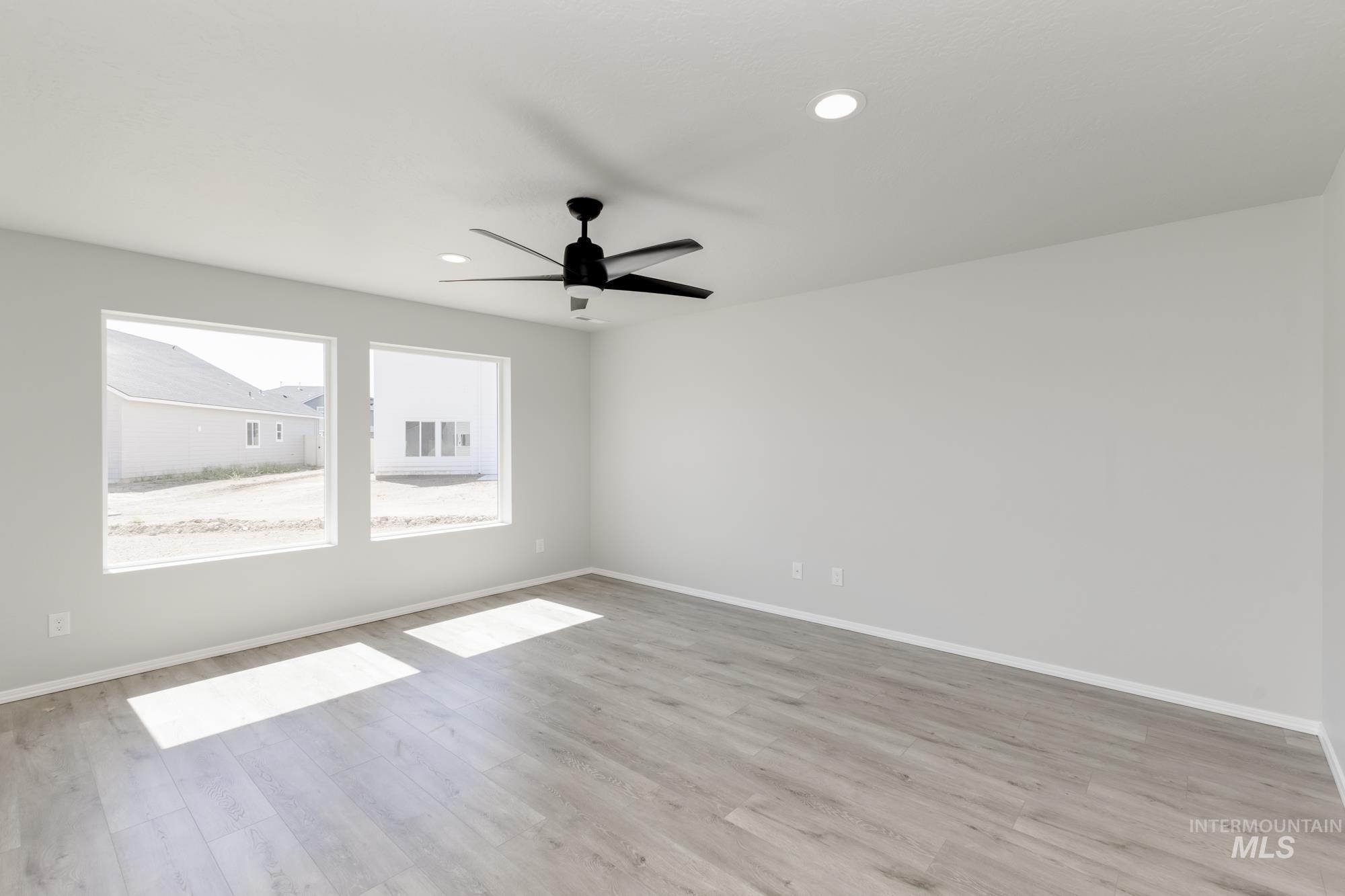 5008 Blue Silver St Property Photo 9