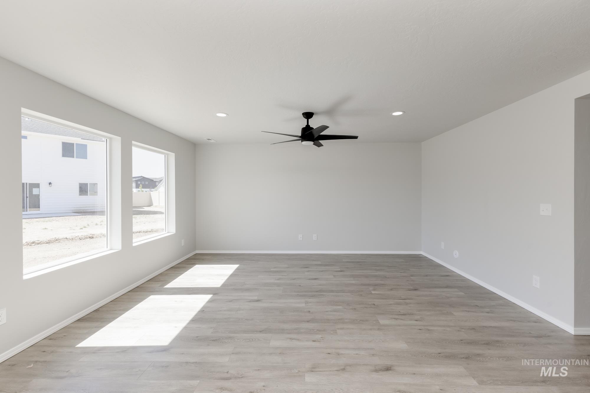 5008 Blue Silver St Property Photo 10