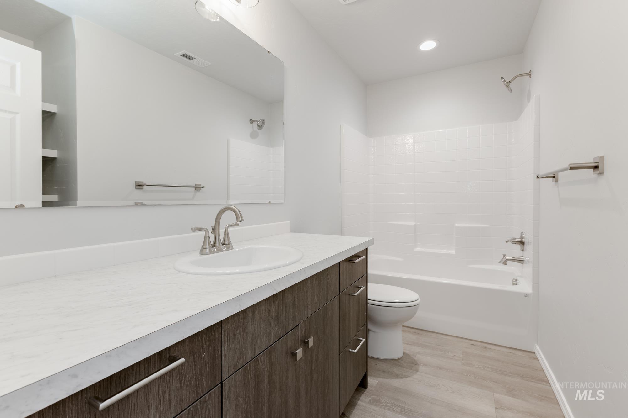 5008 Blue Silver St Property Photo 18