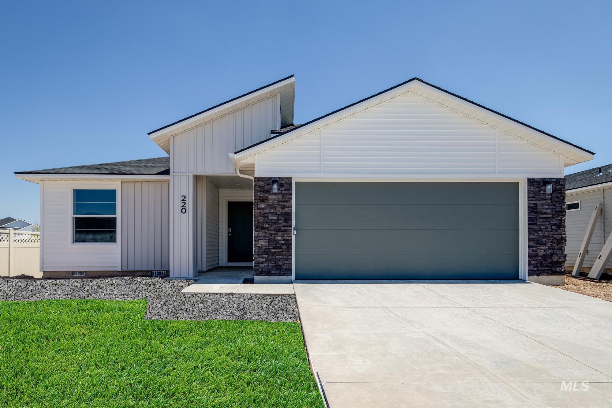 220 Idalou Way Property Photo 1