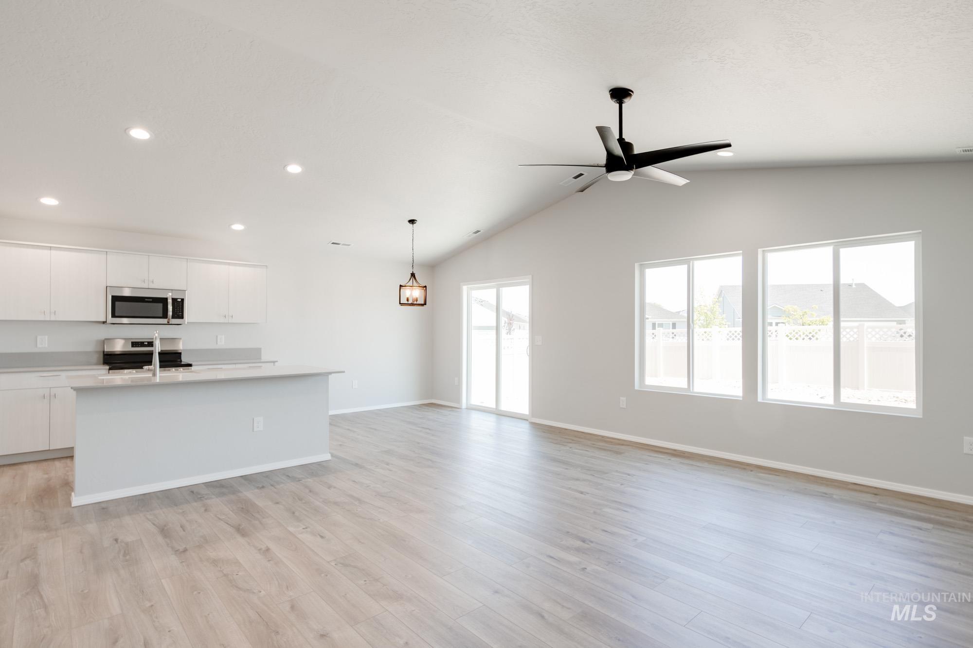 220 Idalou Way Property Photo 14