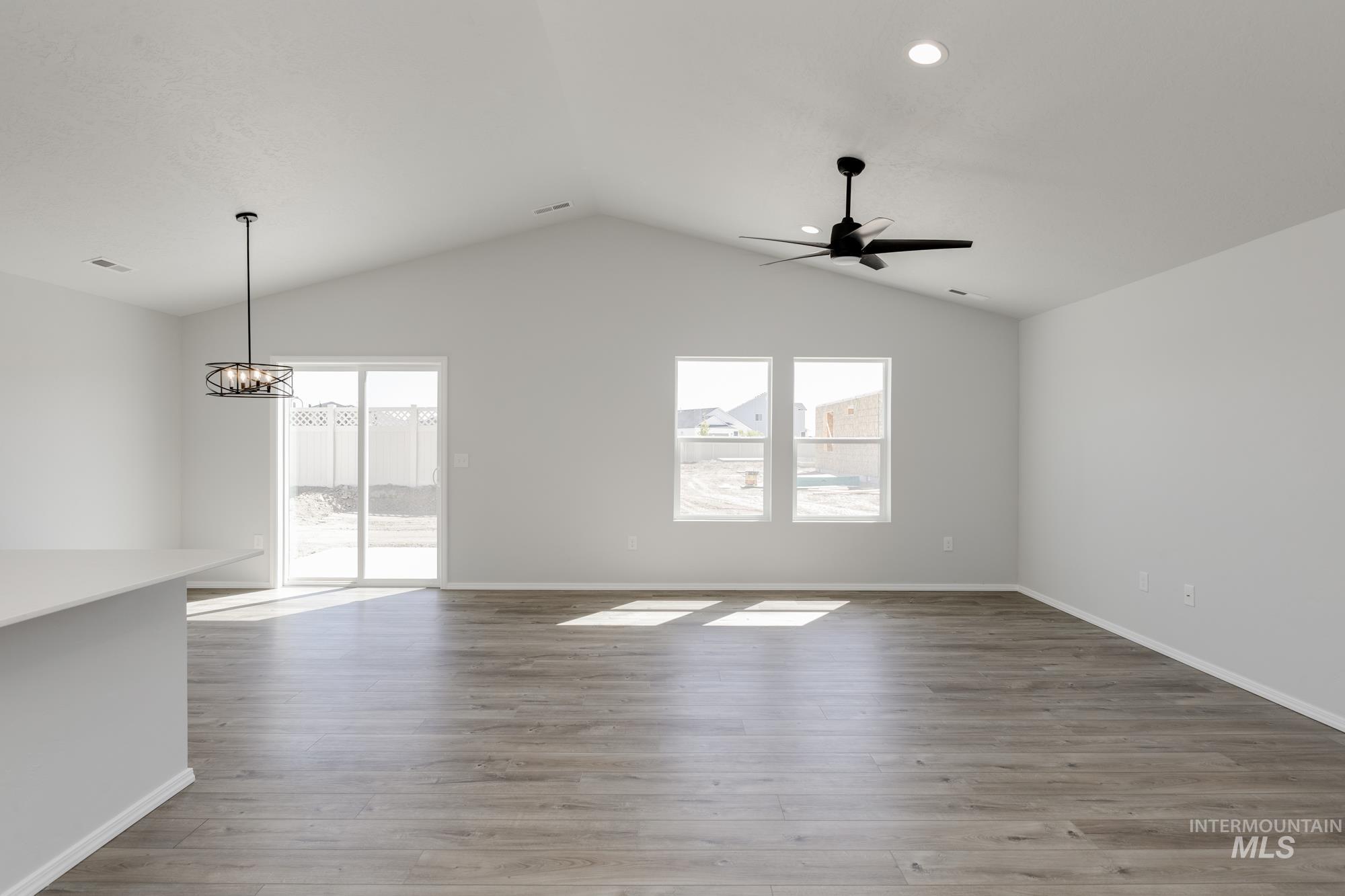 208 Idalou Way Property Photo 6