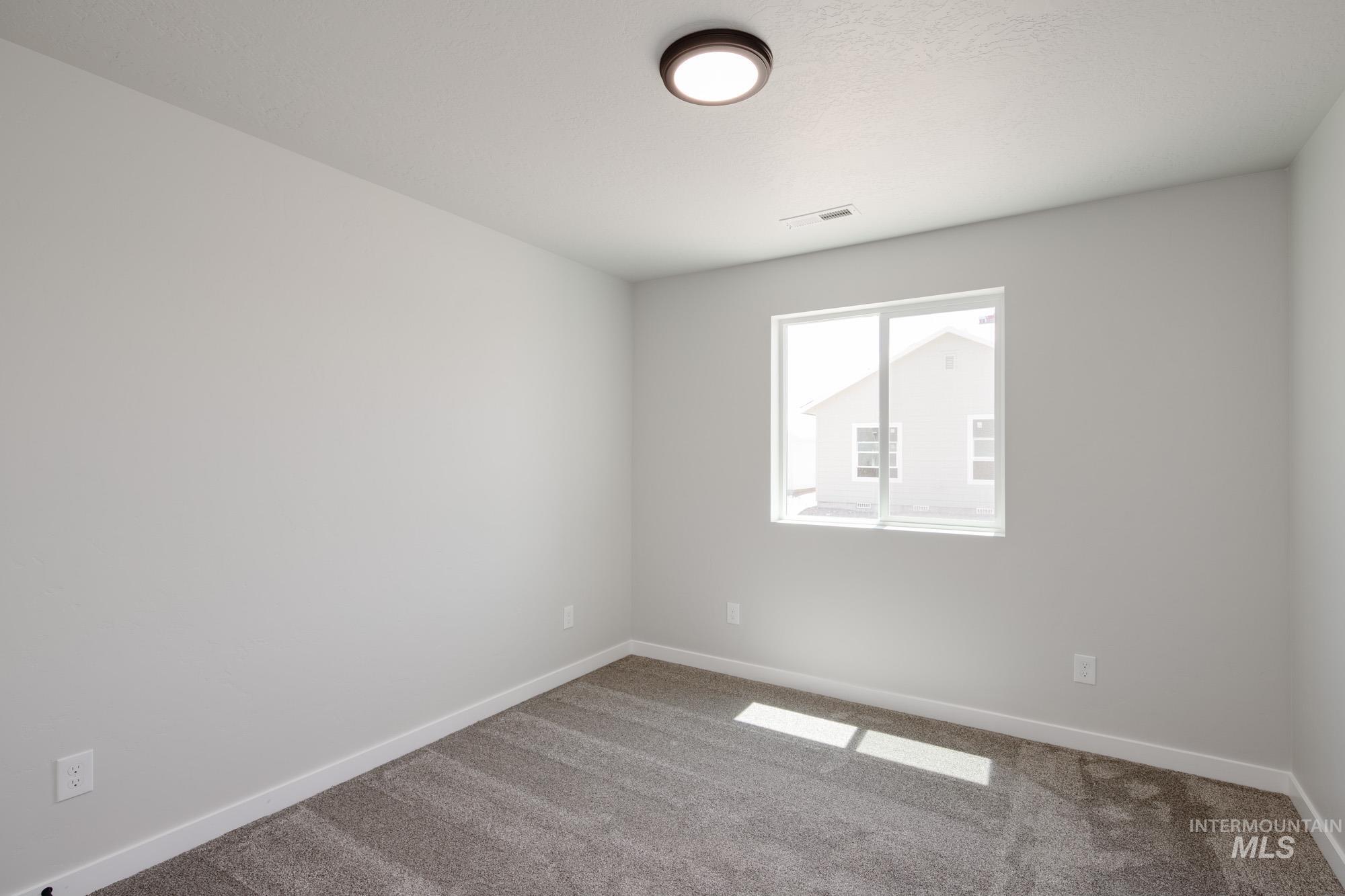 705 W Snowy Owl St Property Photo 15