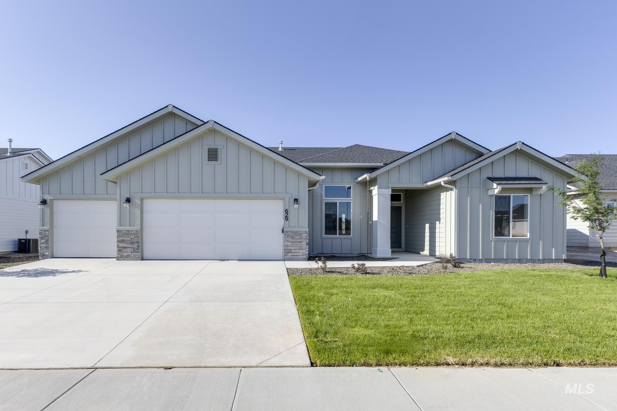 629 W Snowy Owl St Property Photo 1