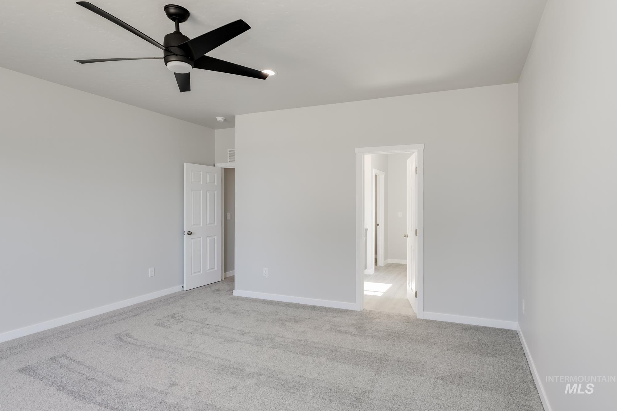 629 W Snowy Owl St Property Photo 11