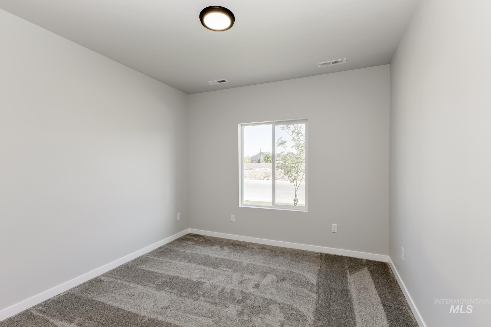 629 W Snowy Owl St Property Photo 13