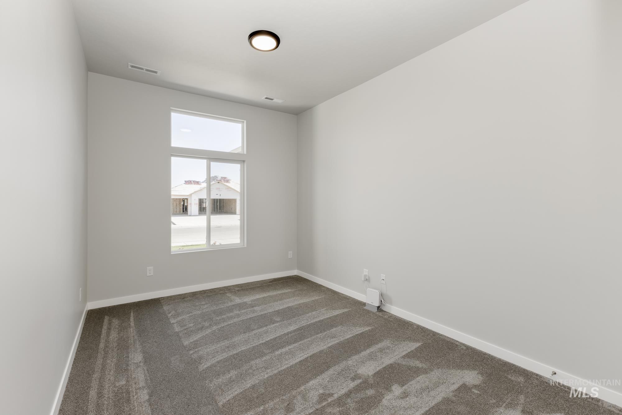 629 W Snowy Owl St Property Photo 16