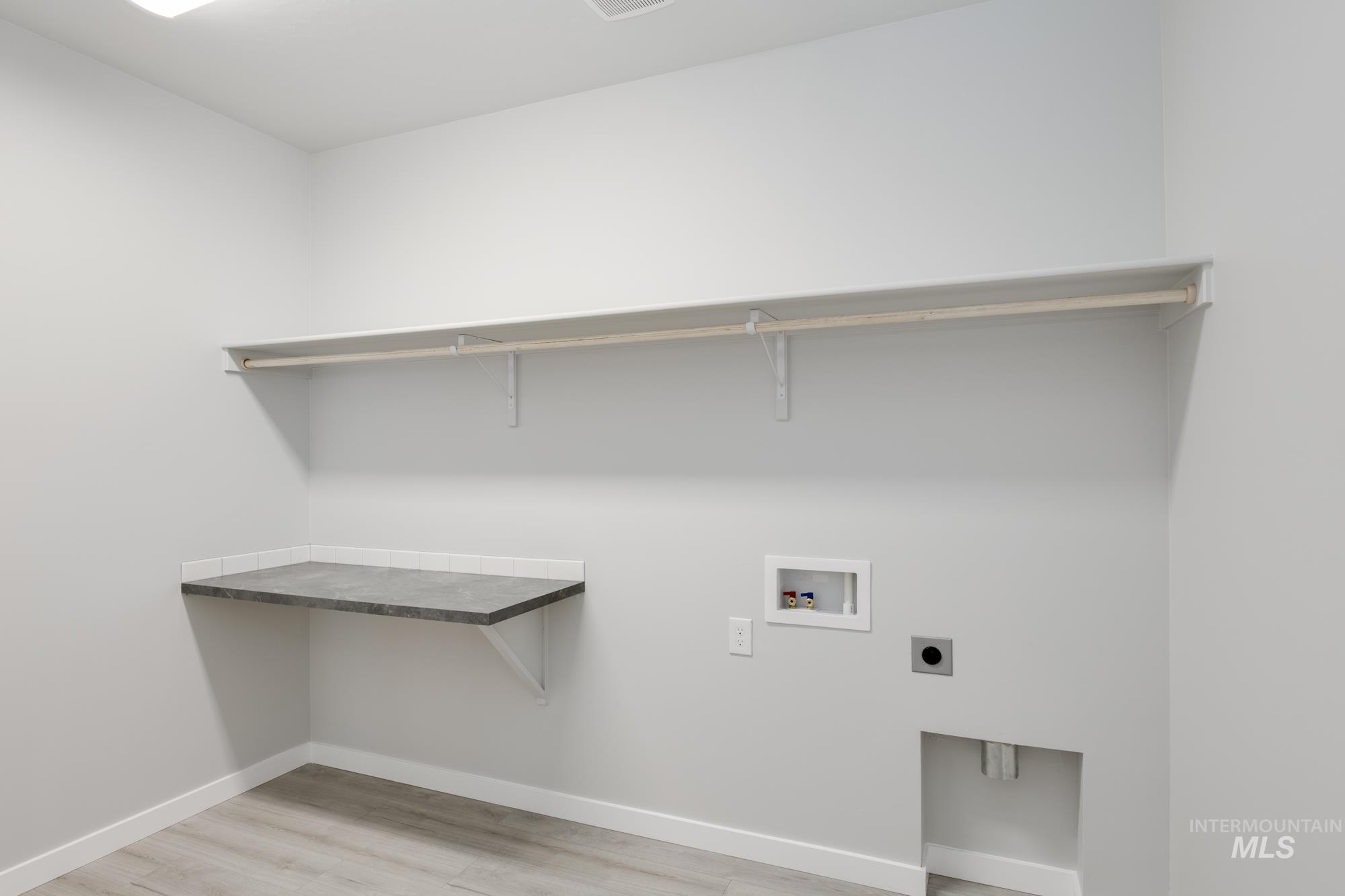 629 W Snowy Owl St Property Photo 17