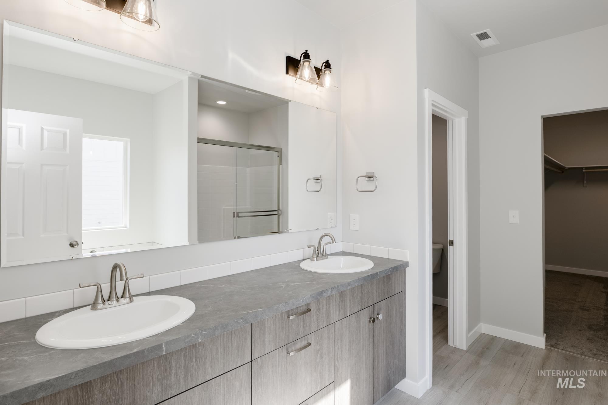 629 W Snowy Owl St Property Photo 18