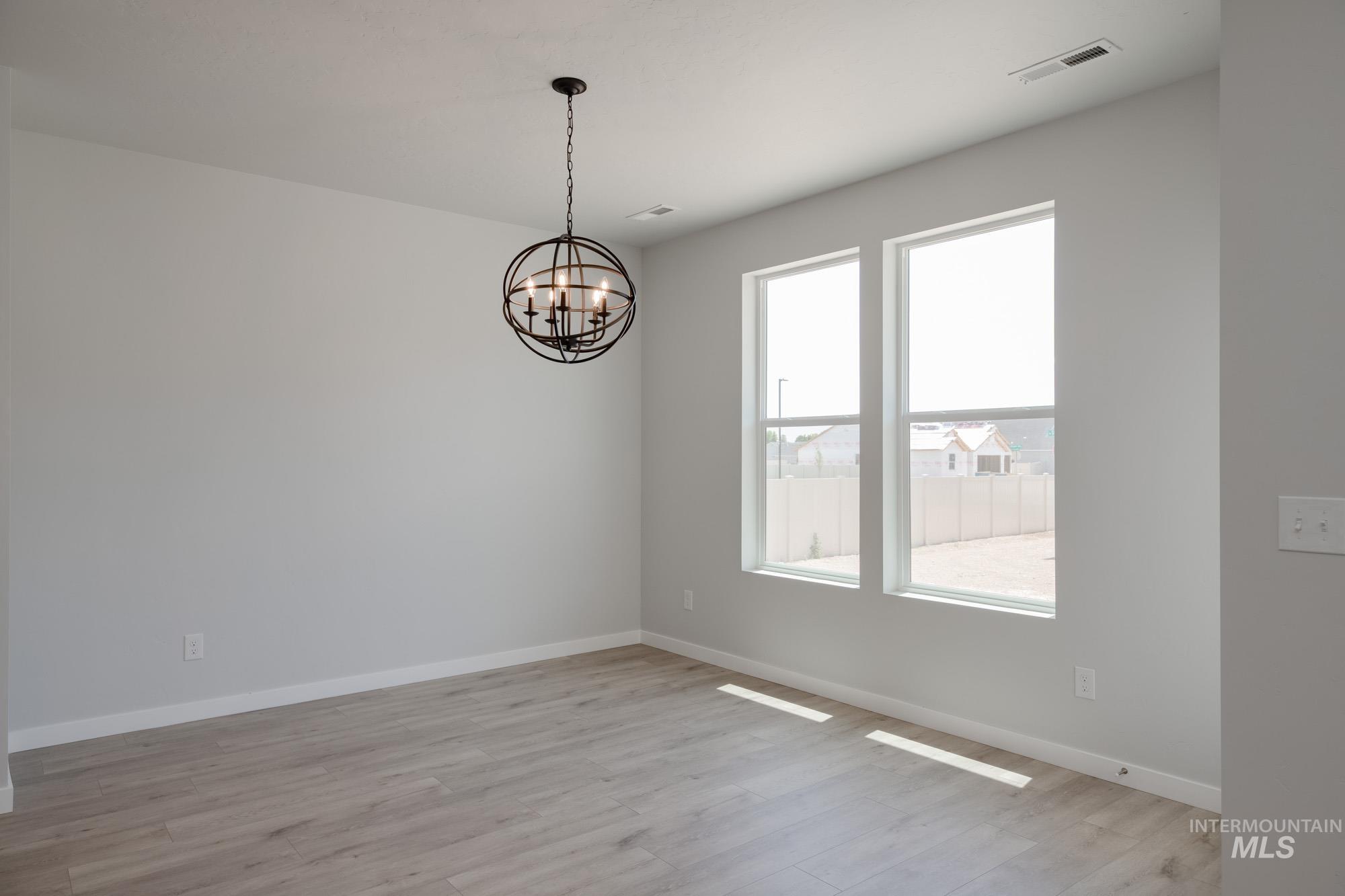 611 W Snowy Owl St Property Photo 10