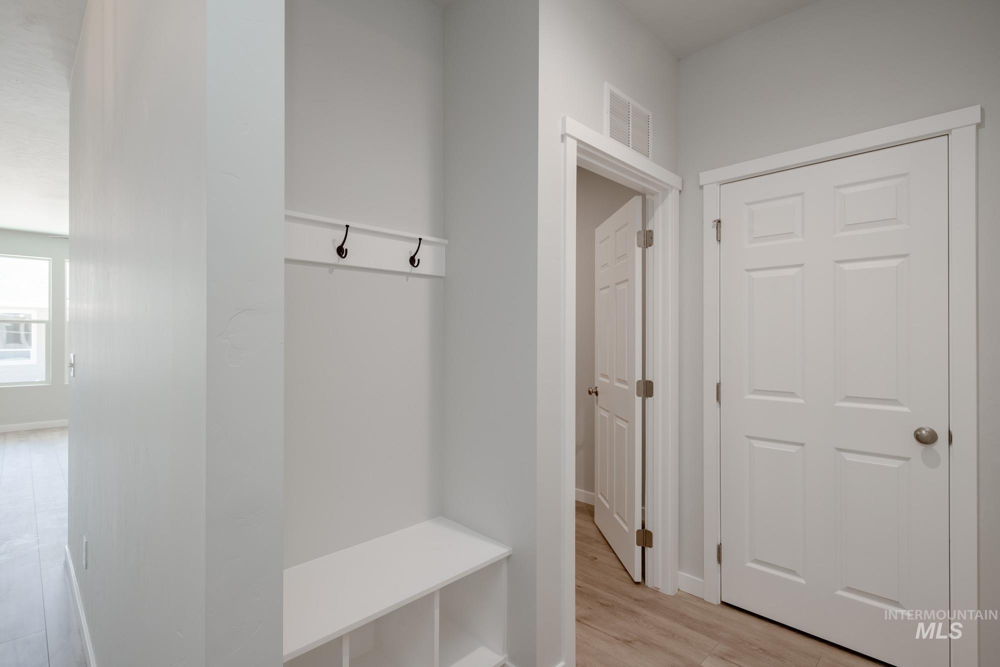 611 W Snowy Owl St Property Photo 17