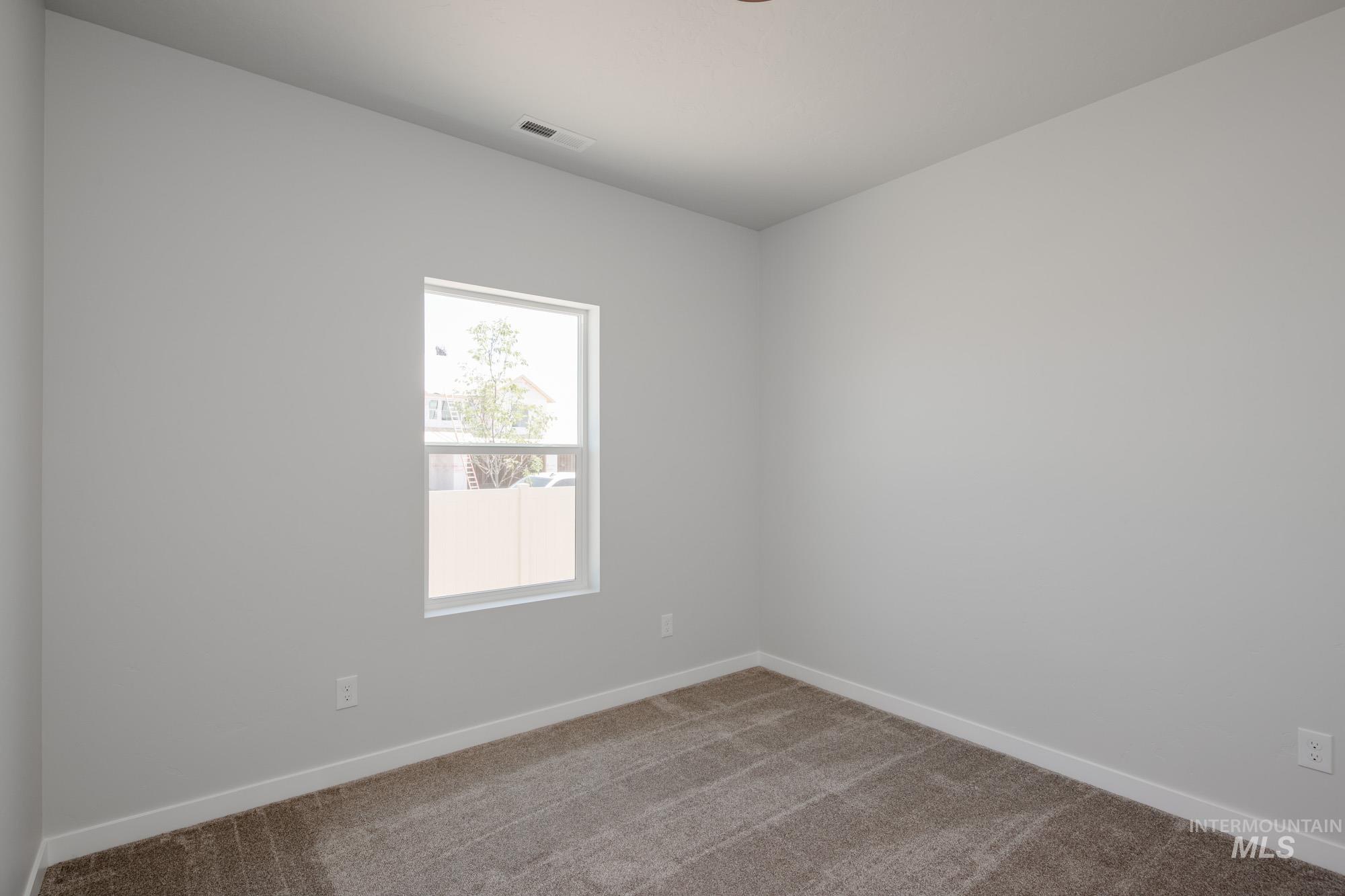 611 W Snowy Owl St Property Photo 21