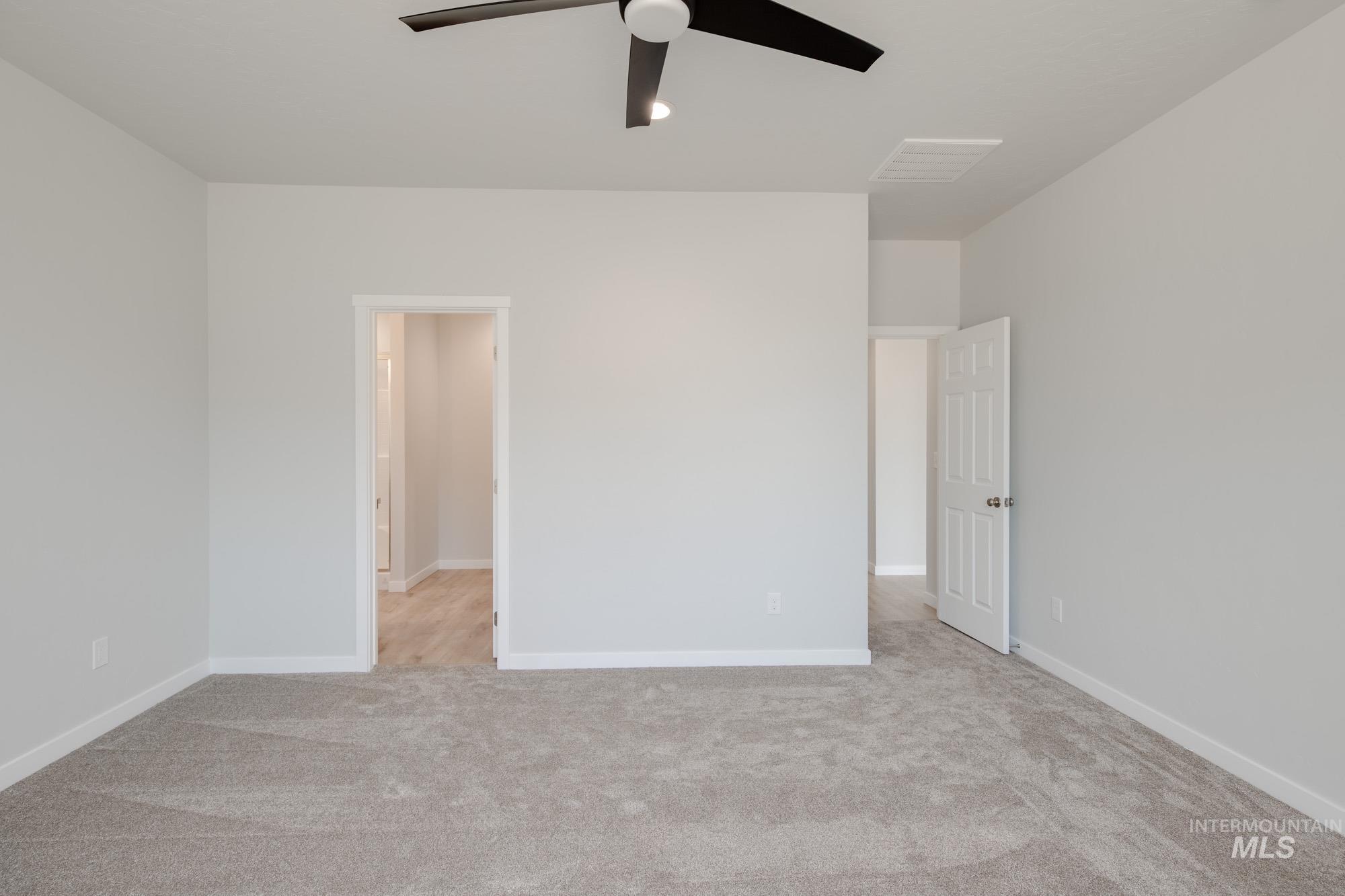 611 W Snowy Owl St Property Photo 24