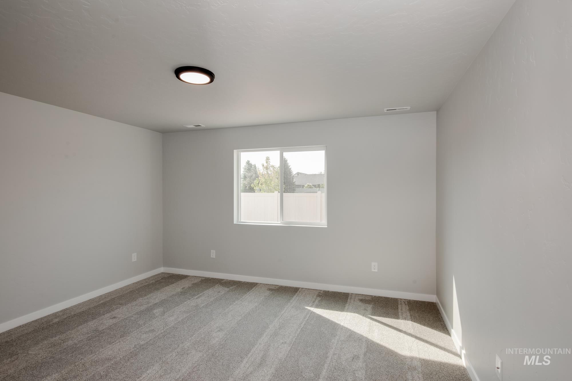748 W Snowy Owl St Property Photo 17