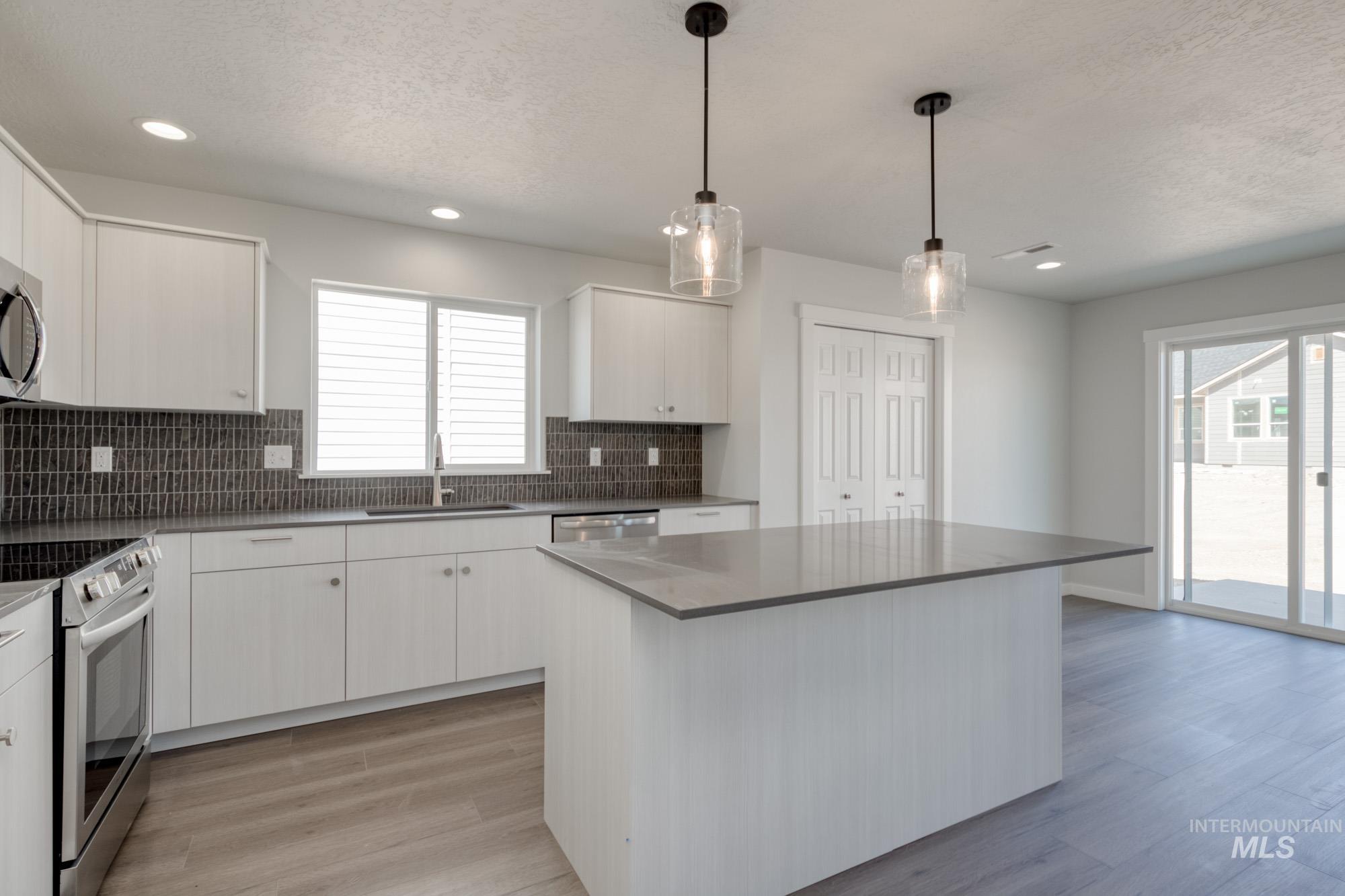 2884 W Animas Creek Dr Property Photo 3