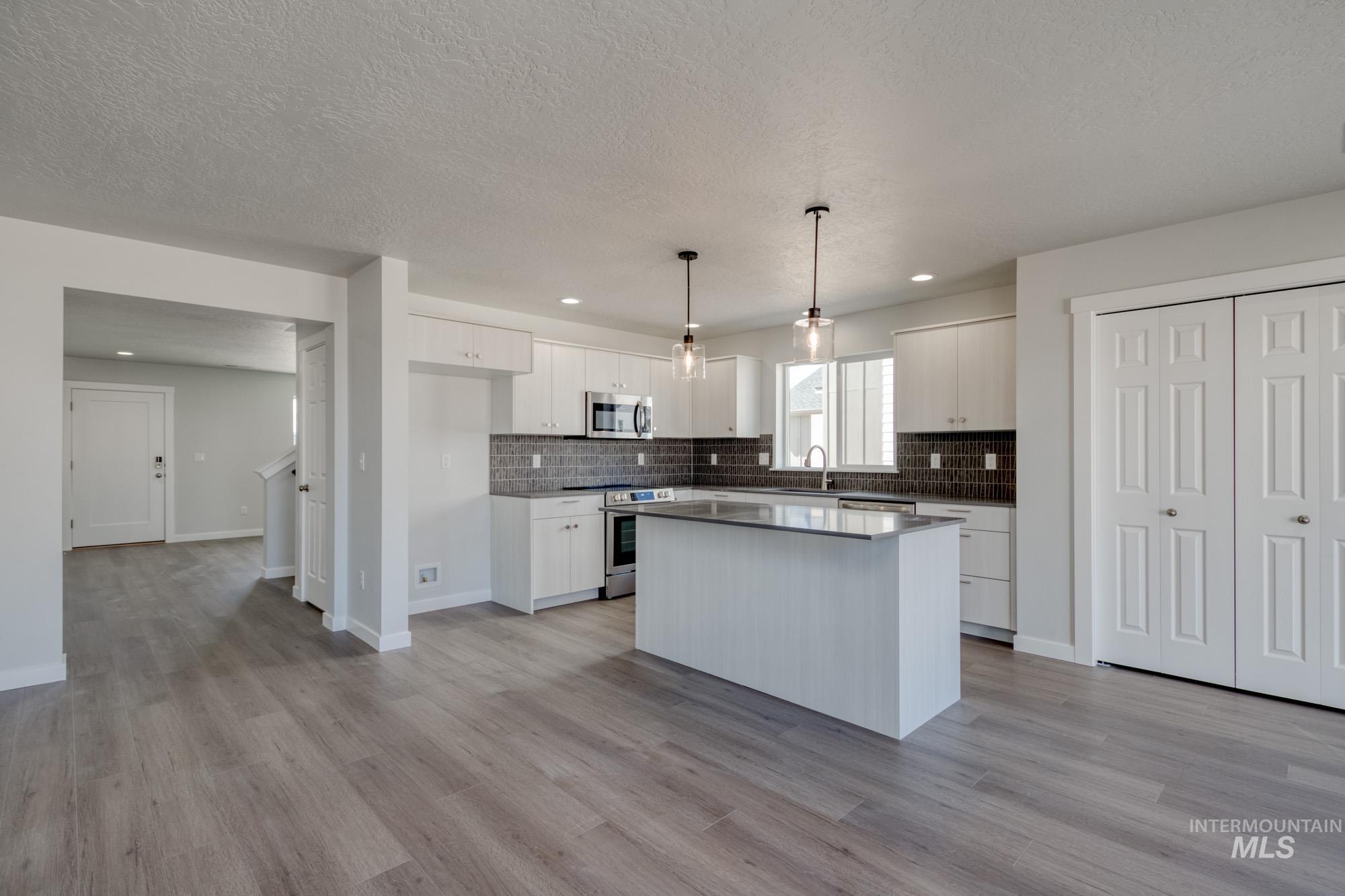2884 W Animas Creek Dr Property Photo 5