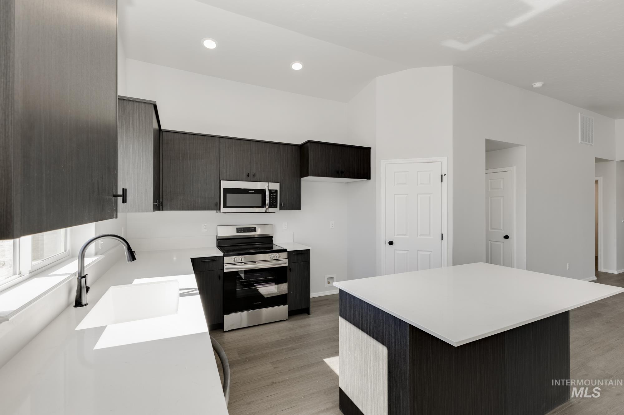 2904 N Arroyo Vista Way Property Photo 4